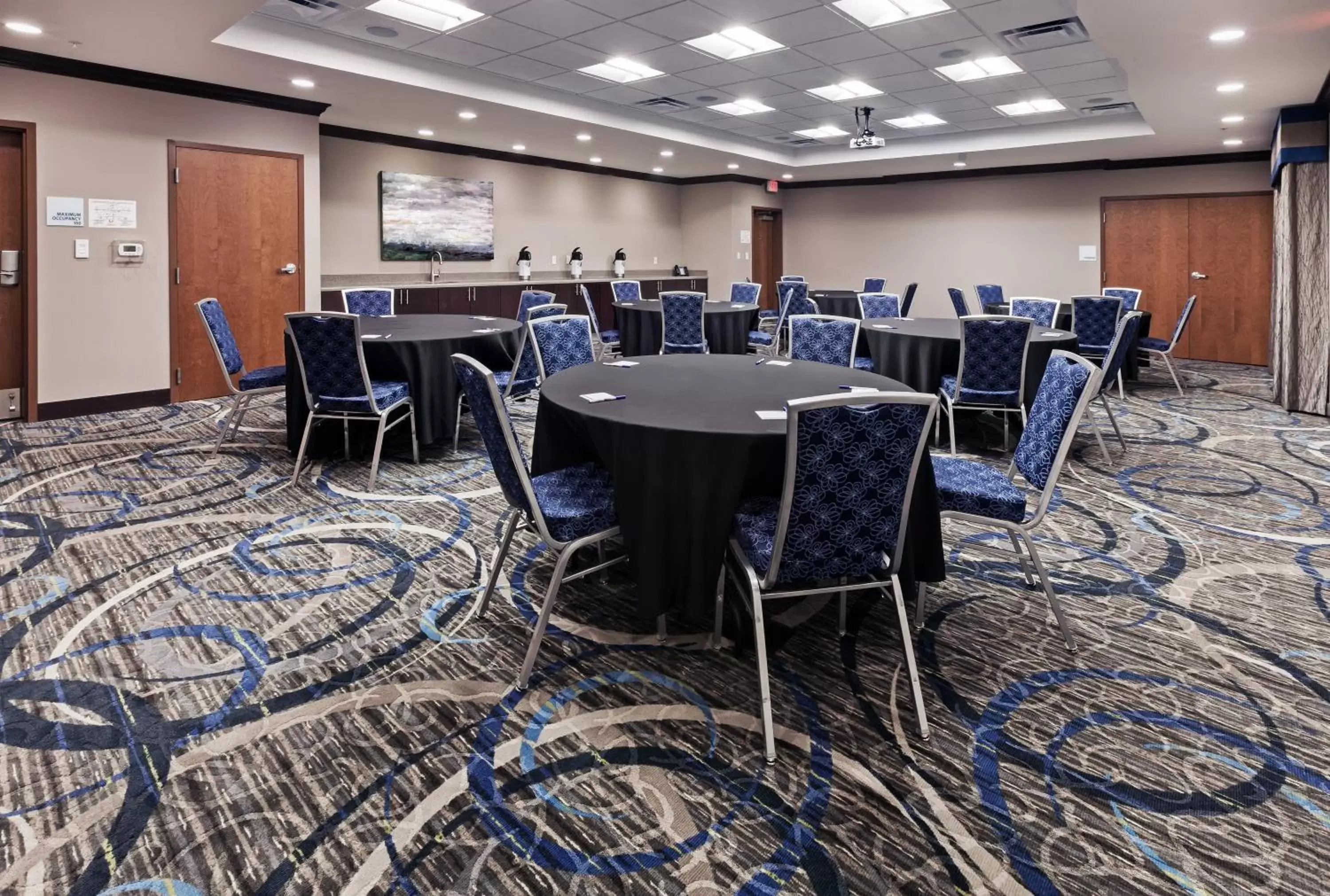 Meeting/conference room in Holiday Inn Express & Suites Glenpool, an IHG Hotel