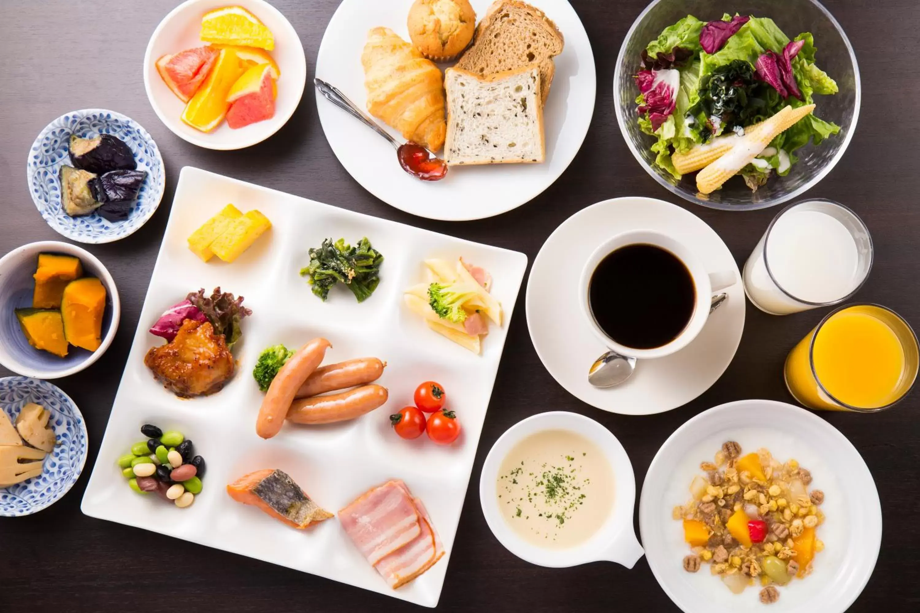 Food and drinks in Smile Hotel Premium Osaka Hommachi Food and drinks in Smile Hotel Premium Osaka Hommachi