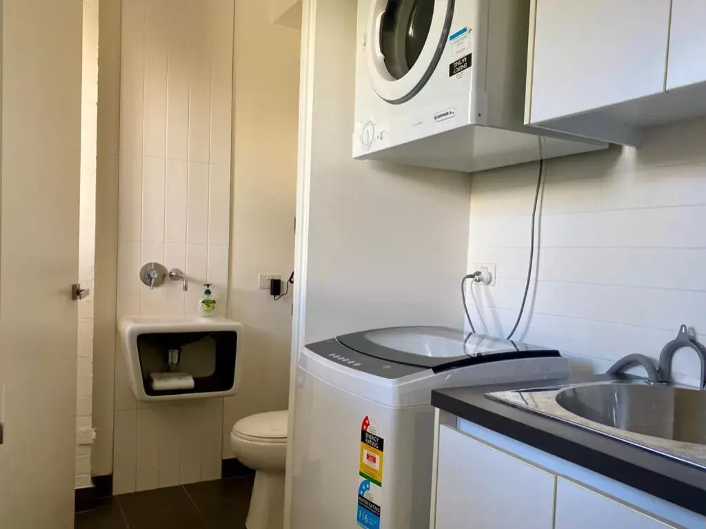 laundry, Kitchen/Kitchenette in Byron Butter Factory Apartments