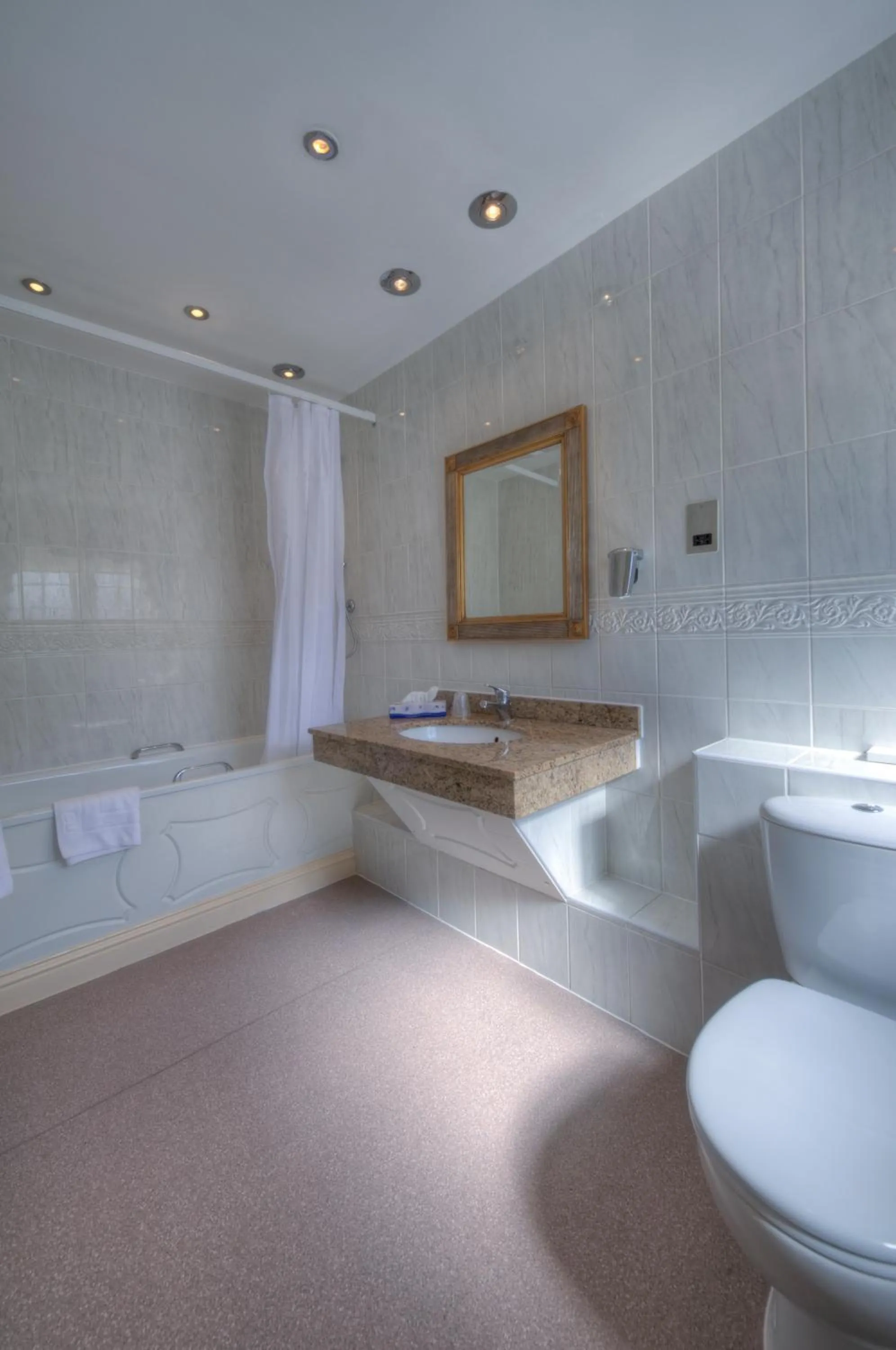 Bathroom in Dog & Partridge by Chef & Brewer Collection