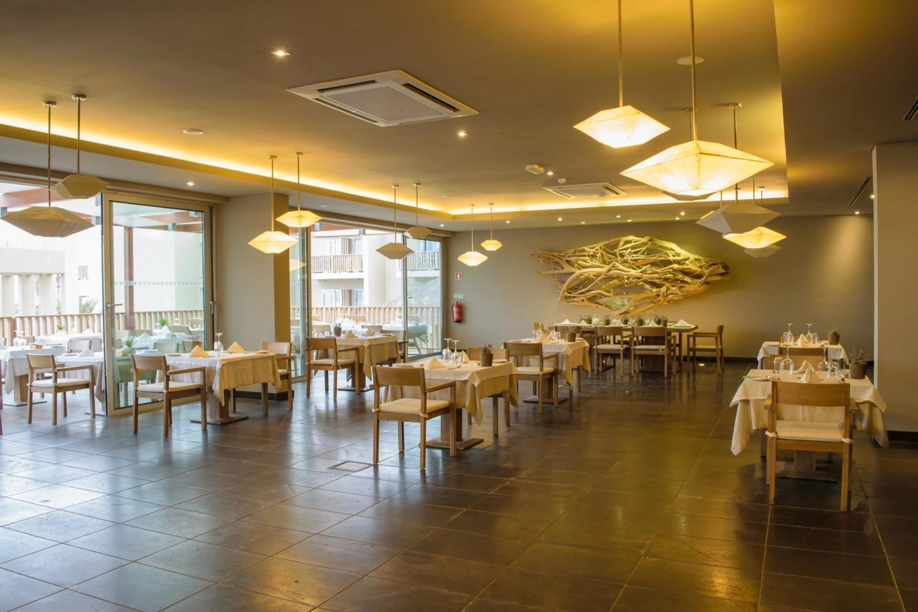 Restaurant/places to eat in Oasis Salinas Sea