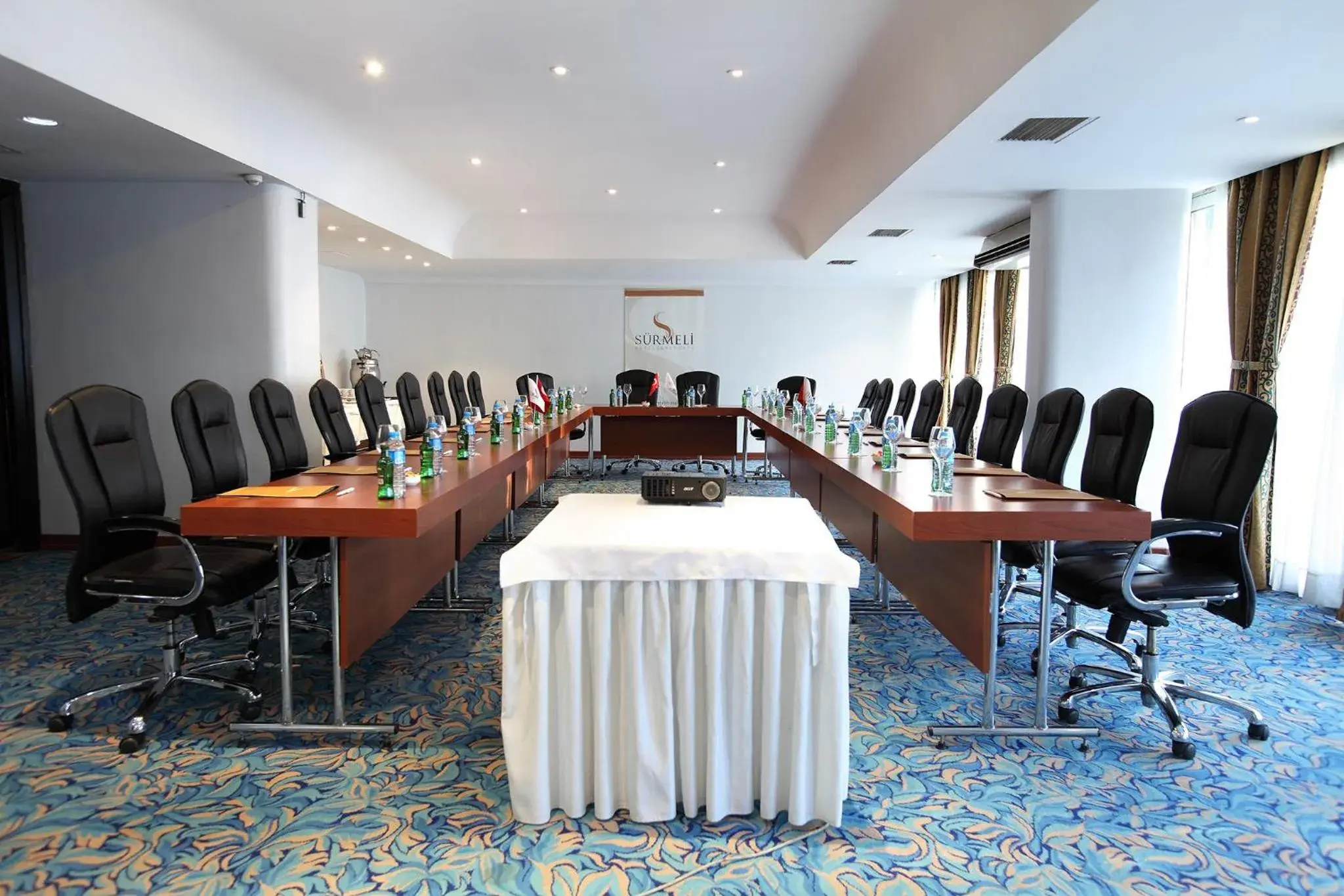 Business facilities in Surmeli Adana Hotel