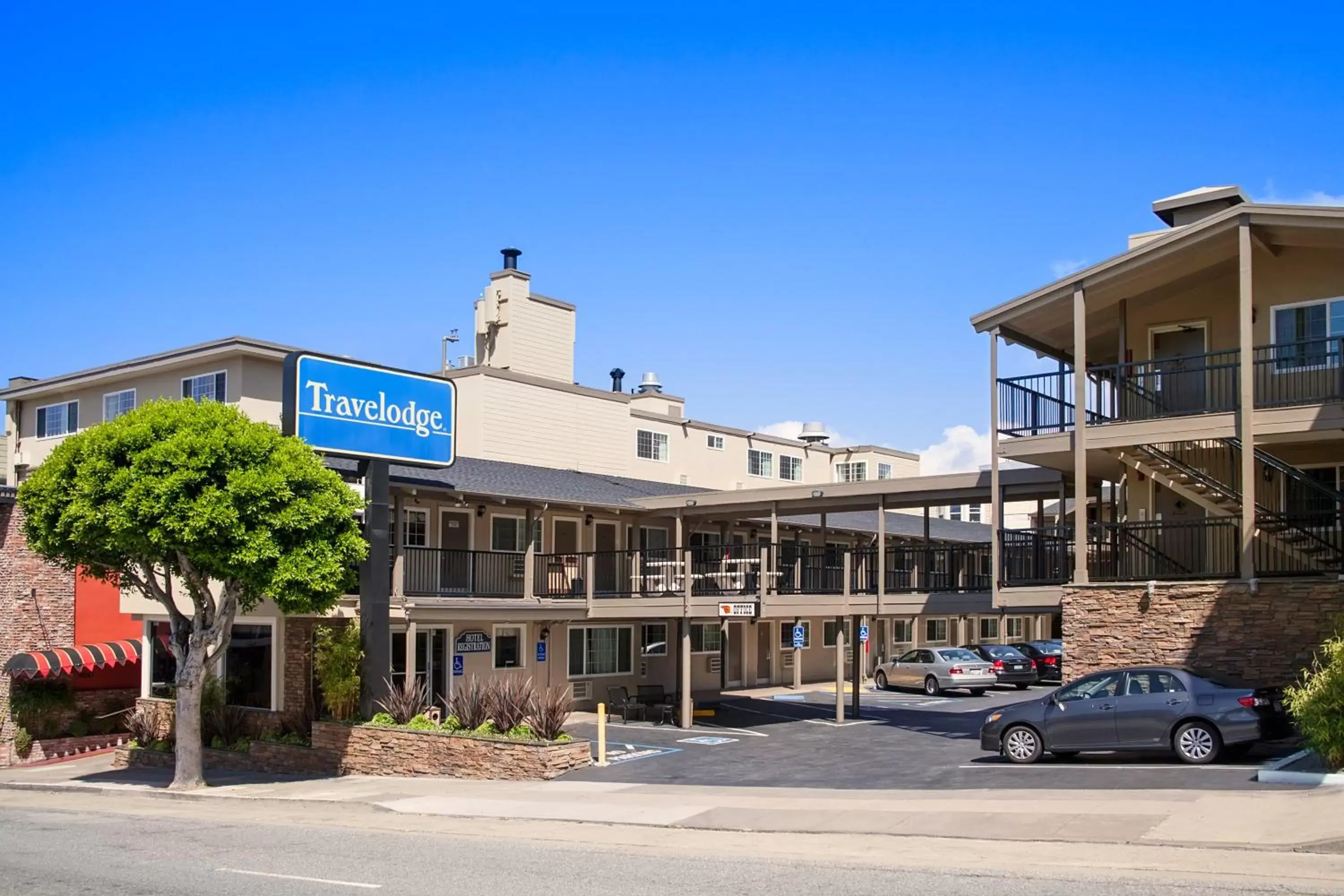 Property Building in Travelodge by Wyndham San Francisco Bay