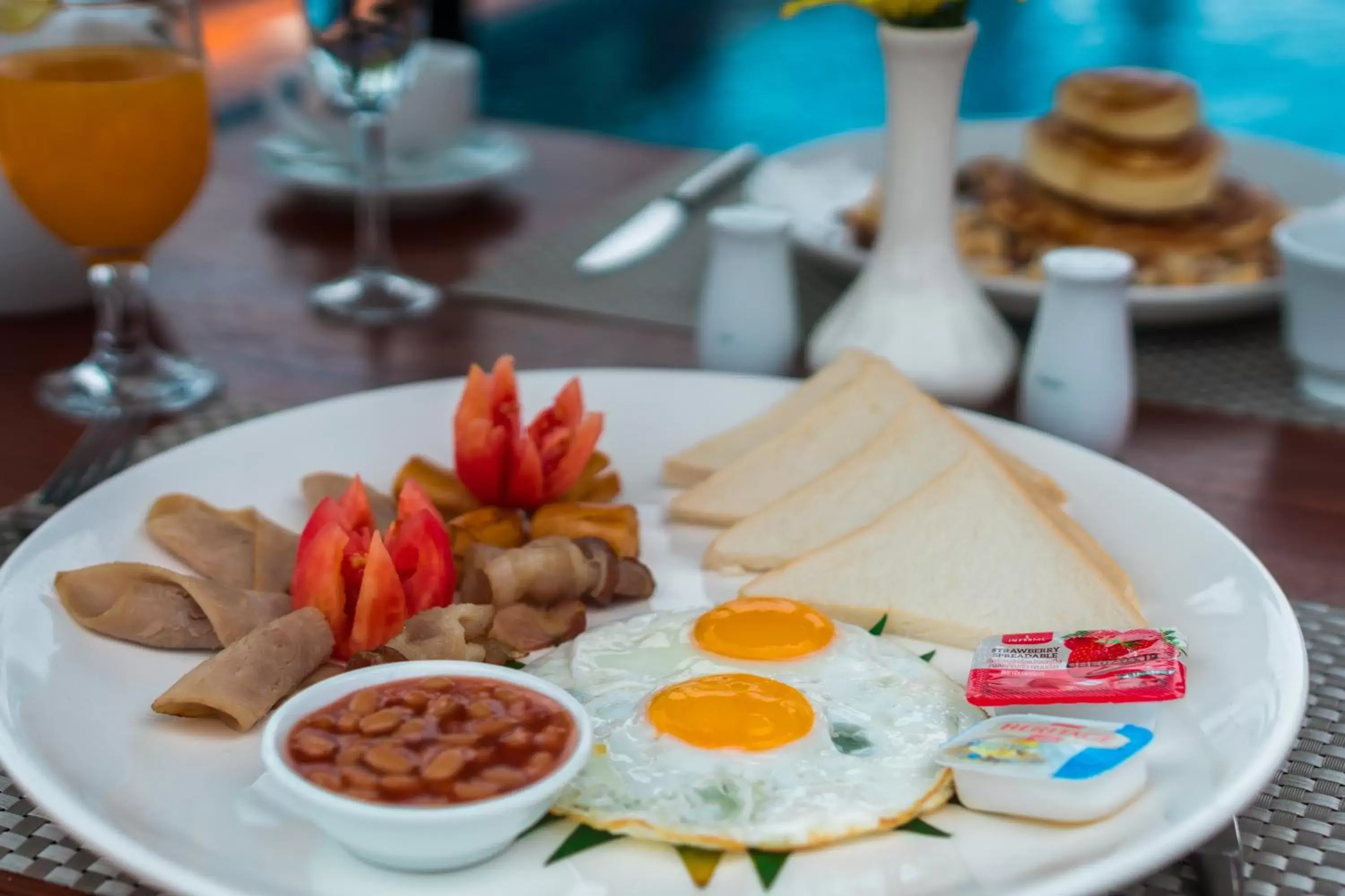 Buffet breakfast, Food in Okay Palace Hotel