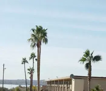 Facade/entrance in Windsor Inn Lake Havasu City