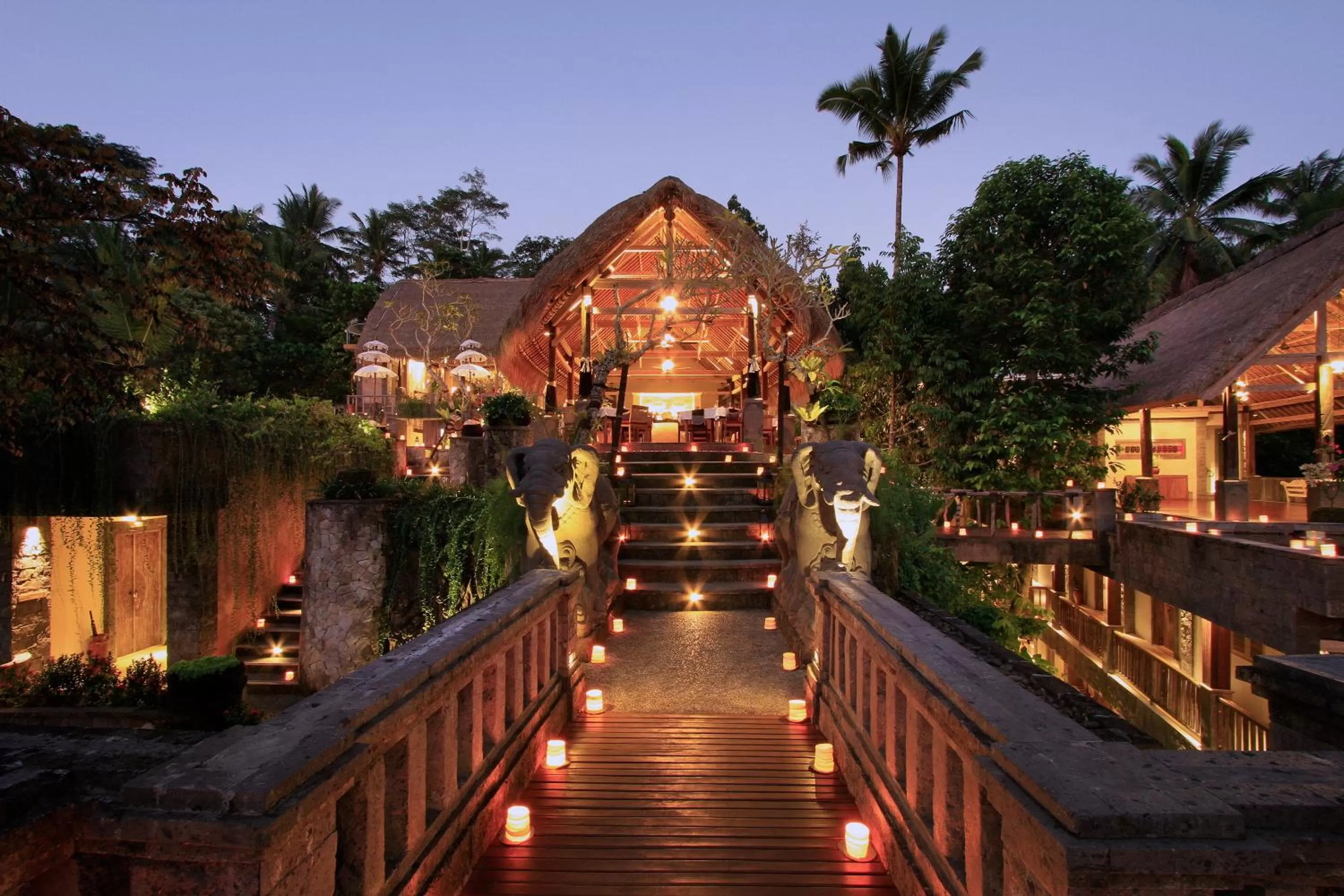 Restaurant/places to eat in The Kayon Resort