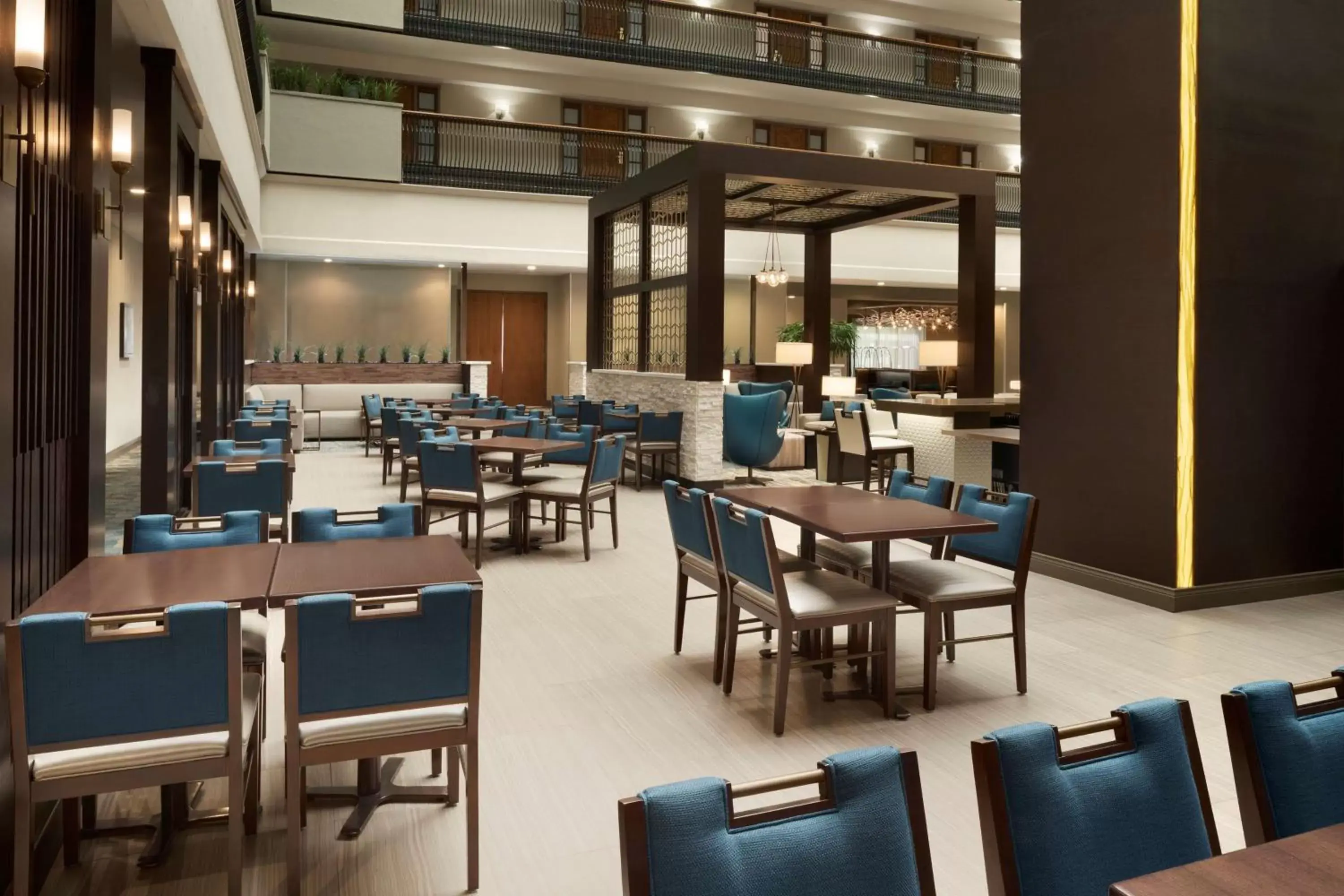 Restaurant/Places to Eat in Embassy Suites by Hilton Columbus