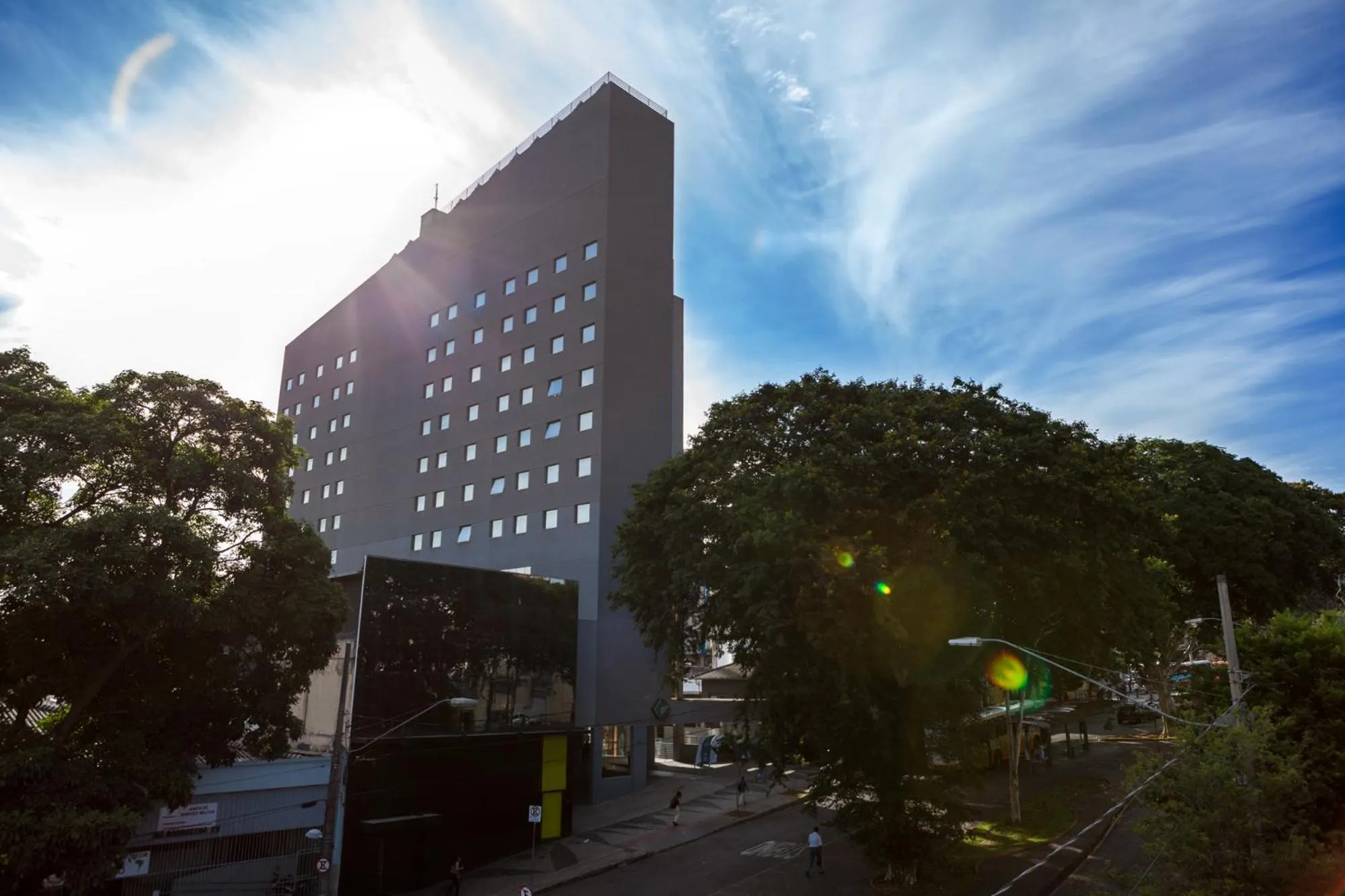 Property building in San Diego Express Barro Preto