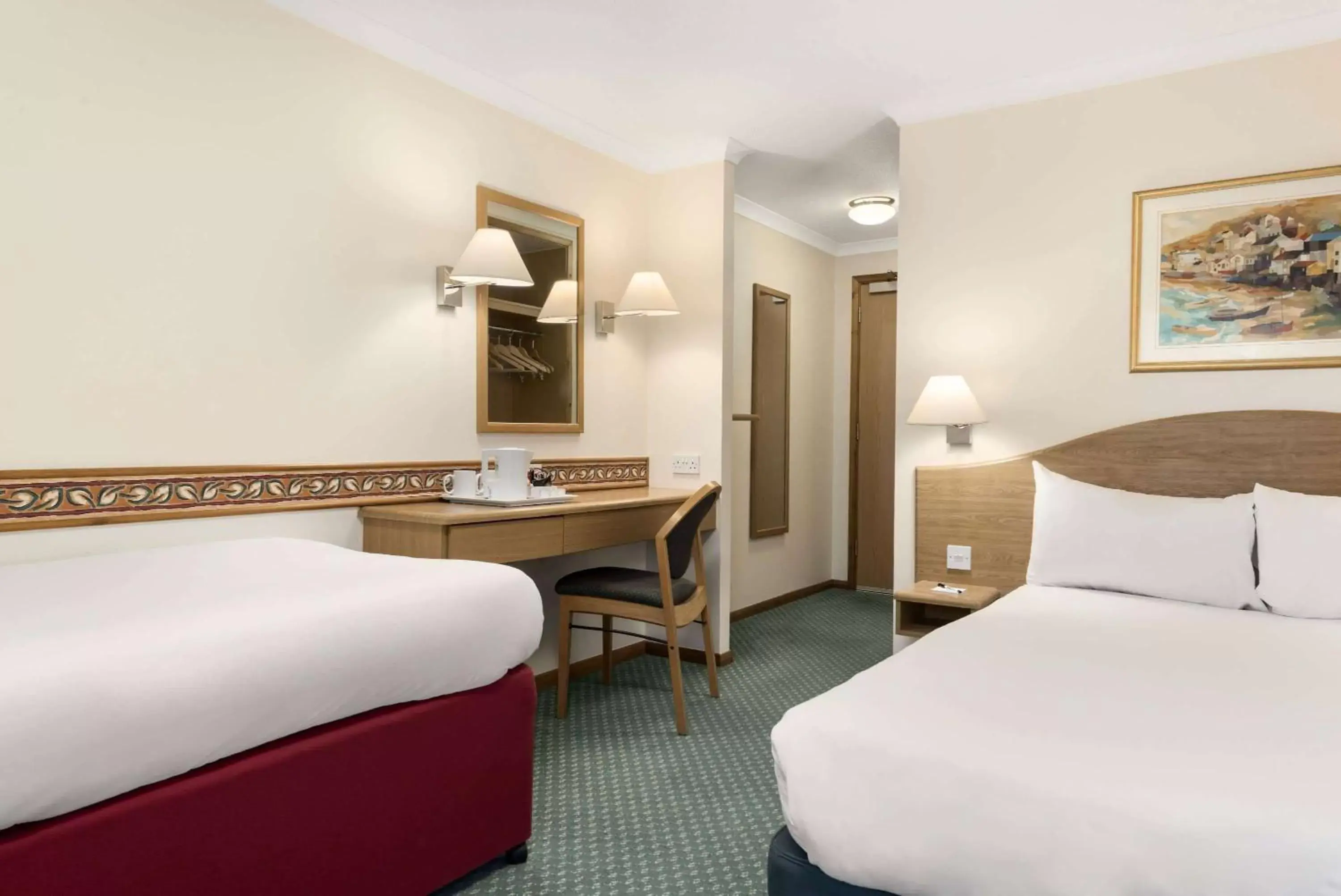 Photo of the whole room, Bed in Days Inn by Wyndham Donington
