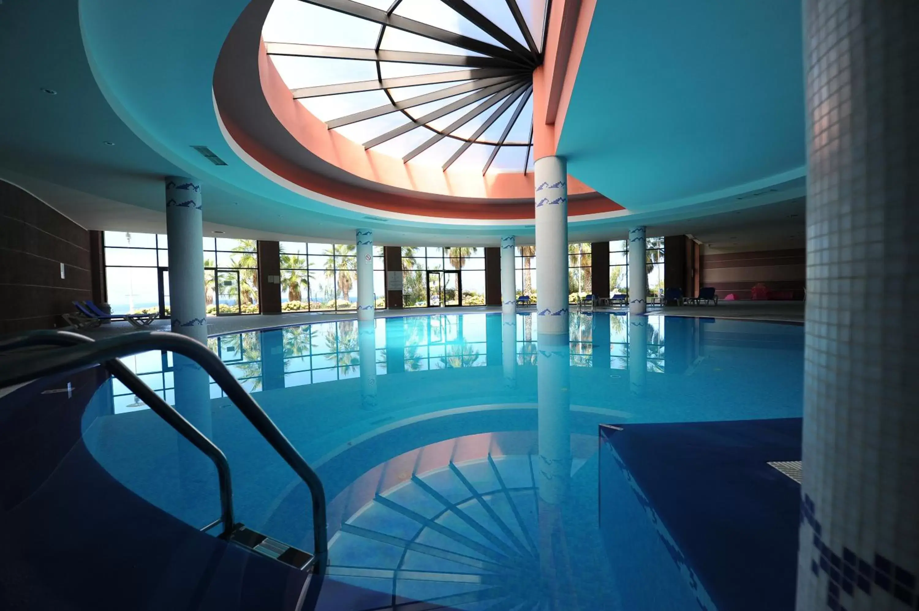 Swimming Pool in Monte Mar Palace Hotel