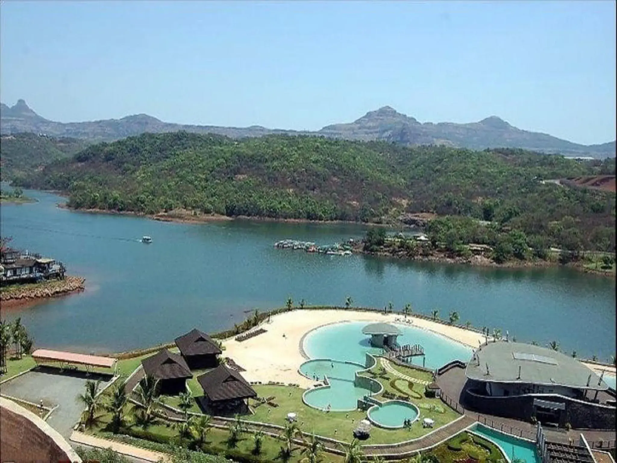 Bird's eye view, Bird's-eye View in Aamby Valley City