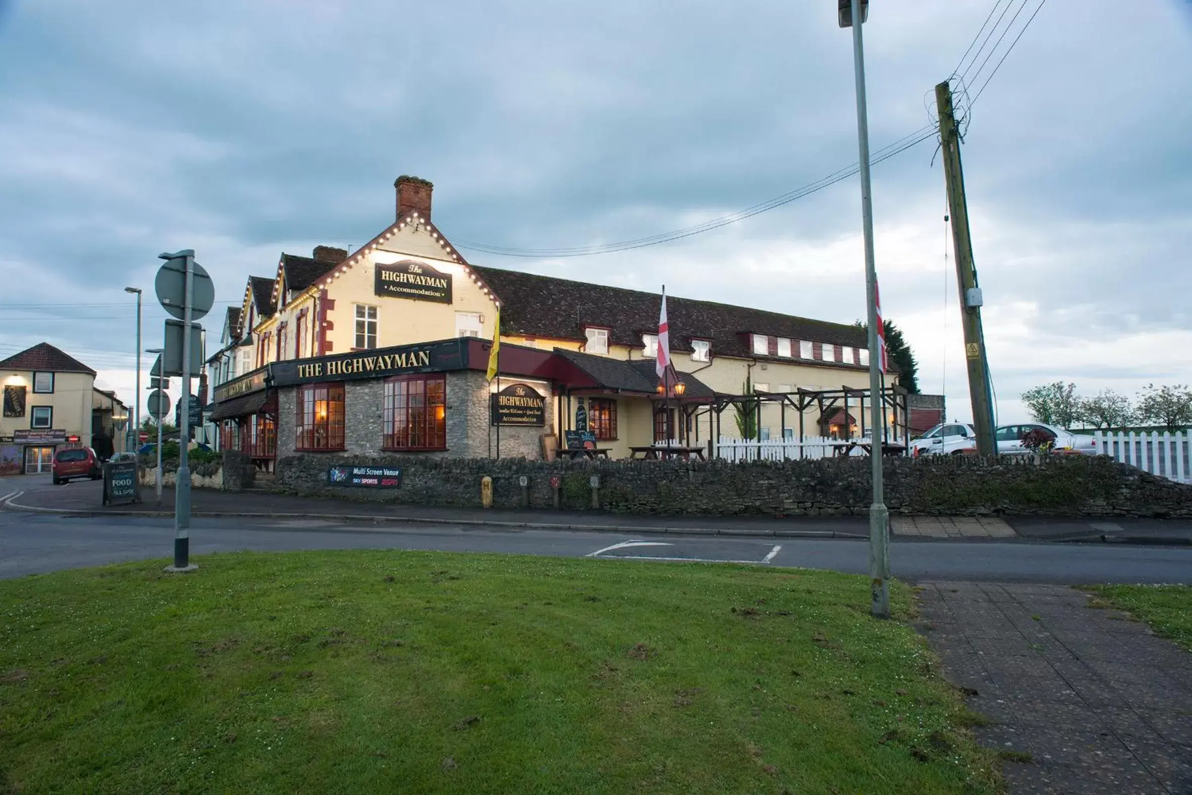 Facade/entrance, Property Building in The Highwayman Inn