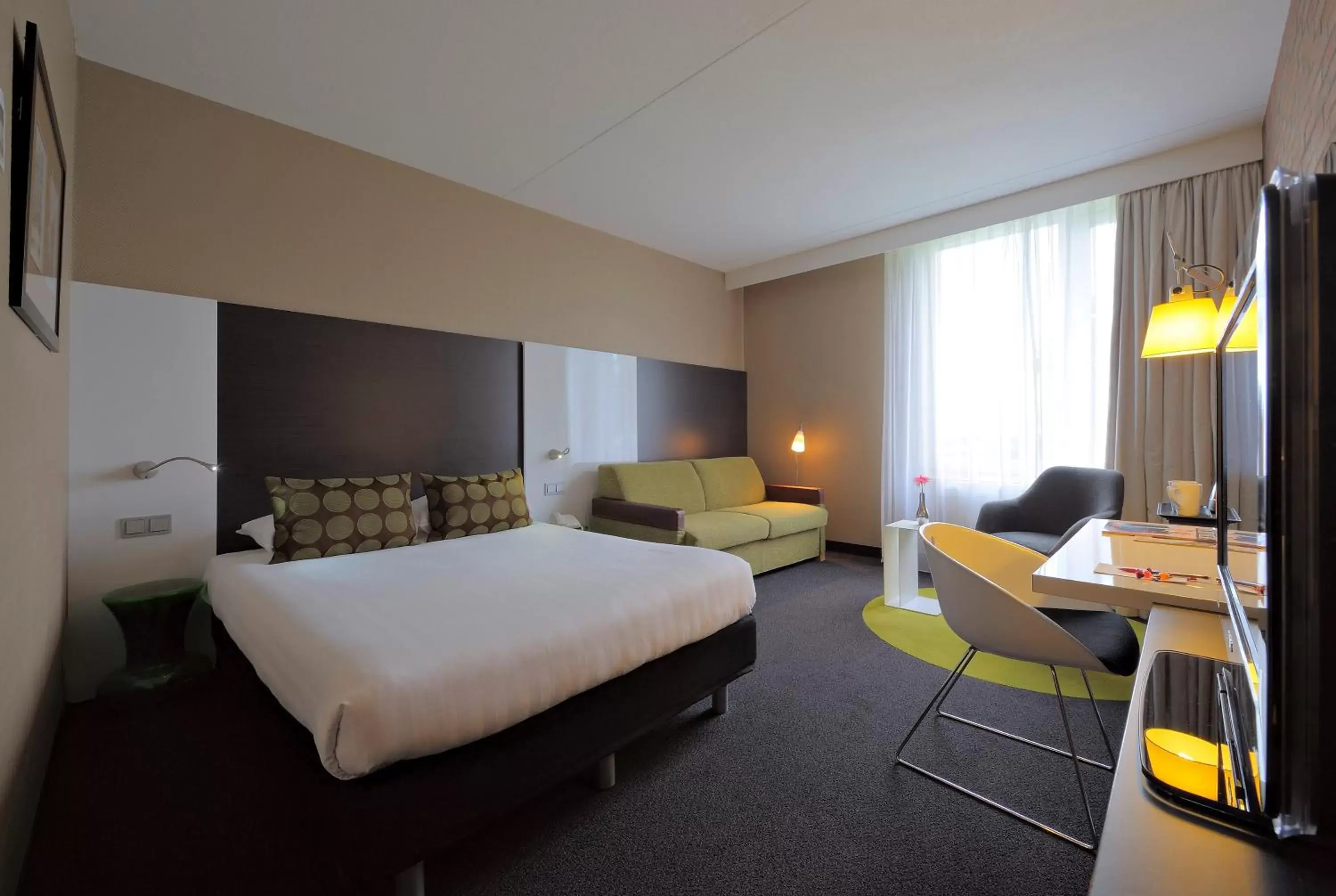 Photo of the whole room, Bed in Mercure Hotel Zwolle