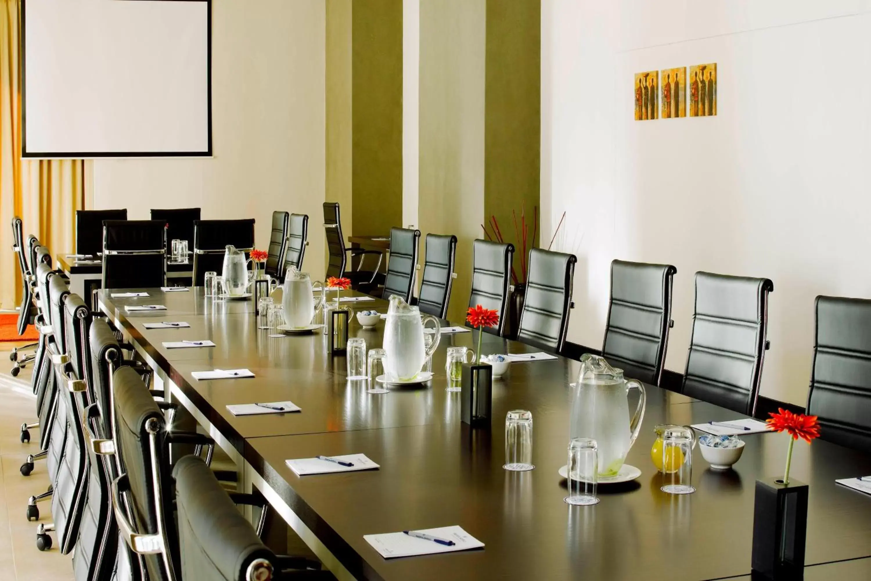 Meeting/conference room in Protea Hotel by Marriott Cape Town North Wharf