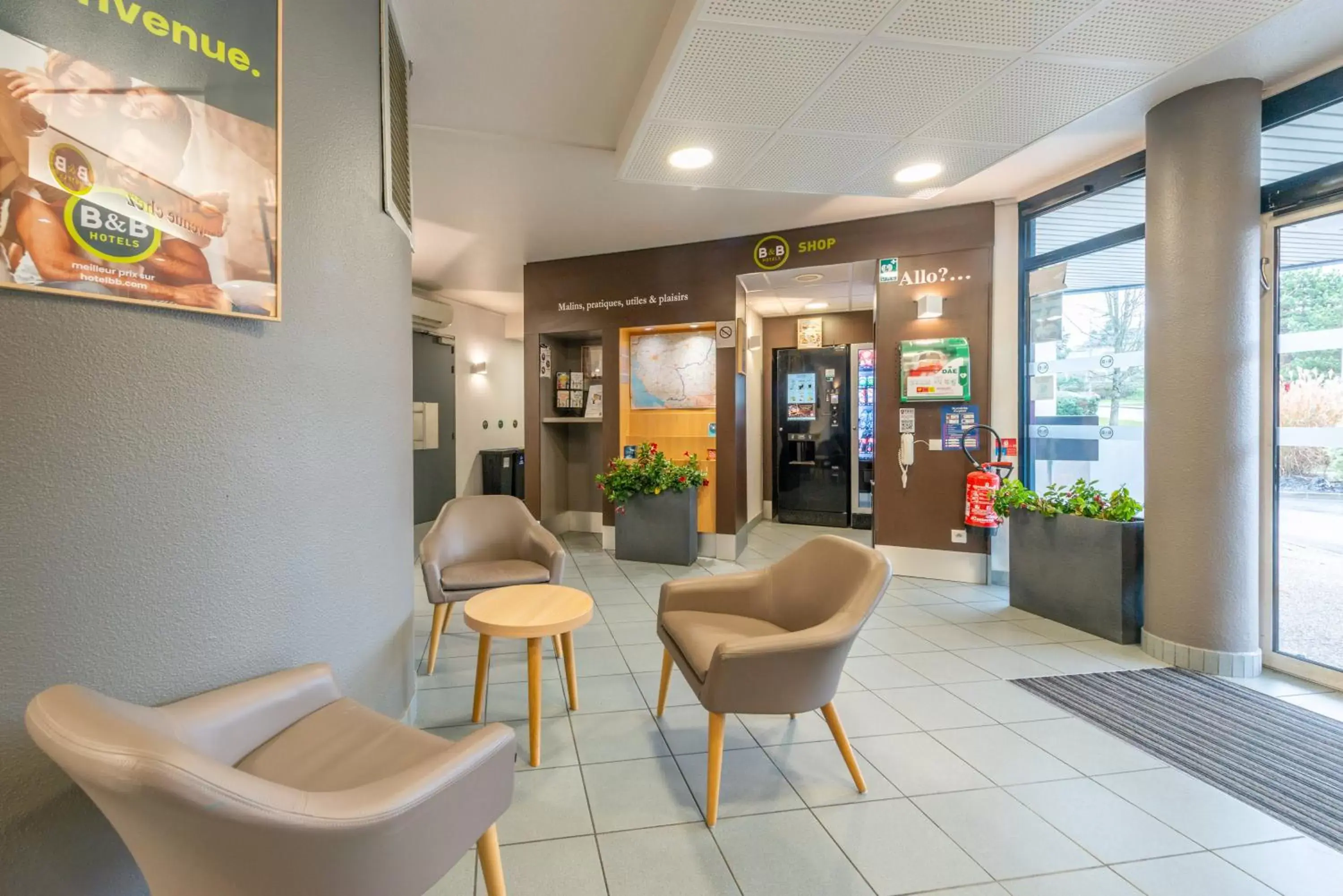 Lobby or reception in B&B HOTEL Cholet Sud Lobby or reception in B&B HOTEL Cholet Sud