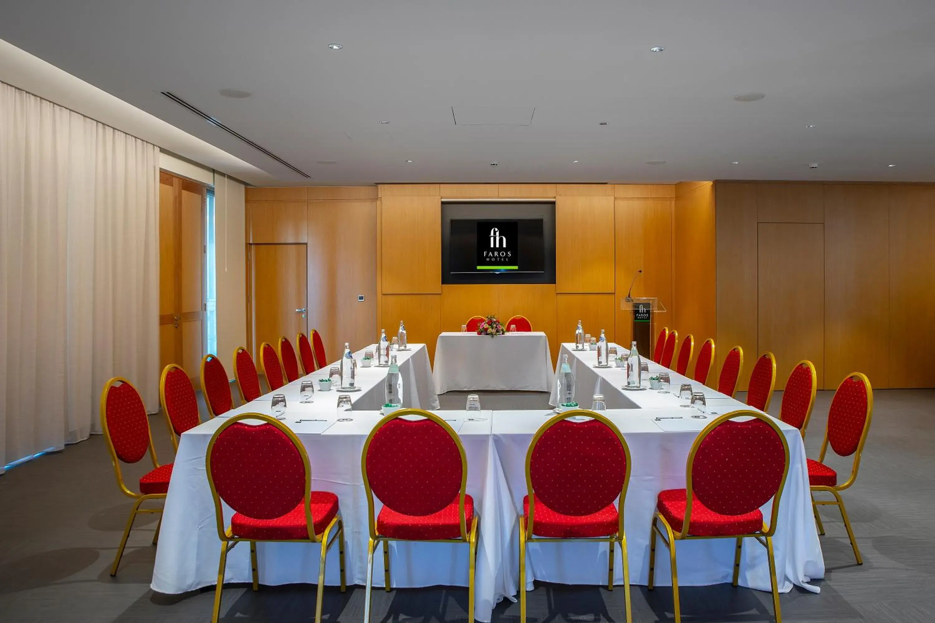Meeting/conference room in Faros Hotel