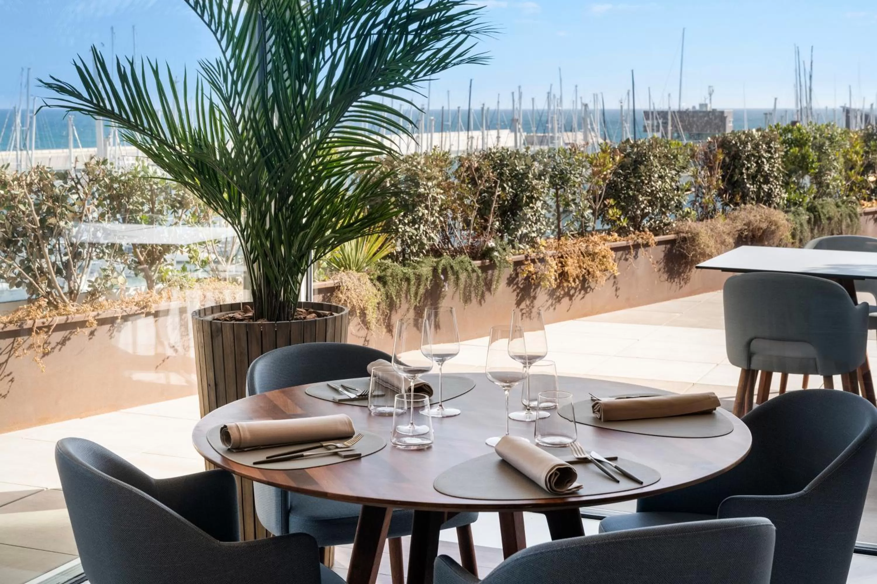 Restaurant/places to eat in Hotel Marina Badalona
