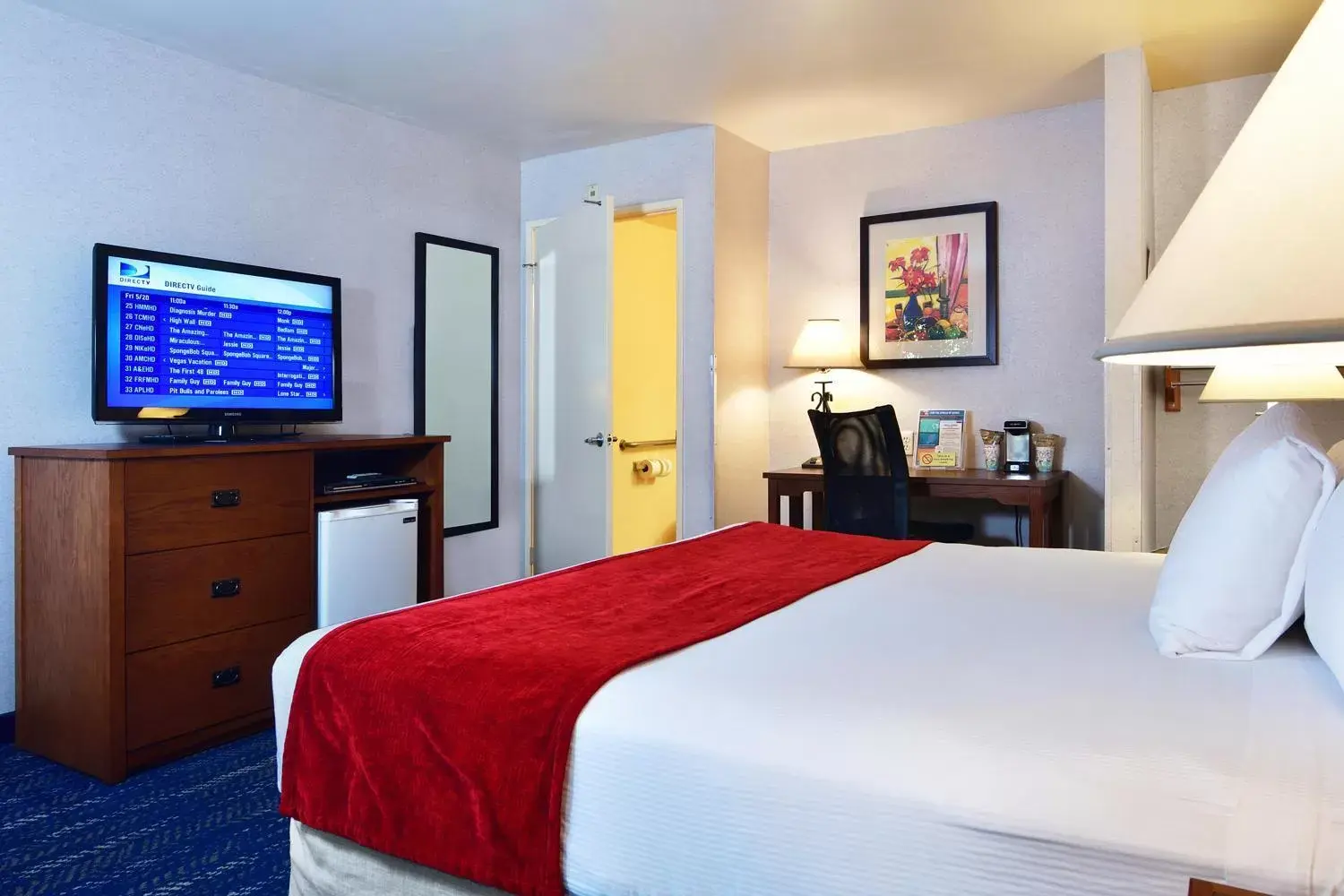 Bedroom, Bed in Lamplighter Inn & Suites at SDSU