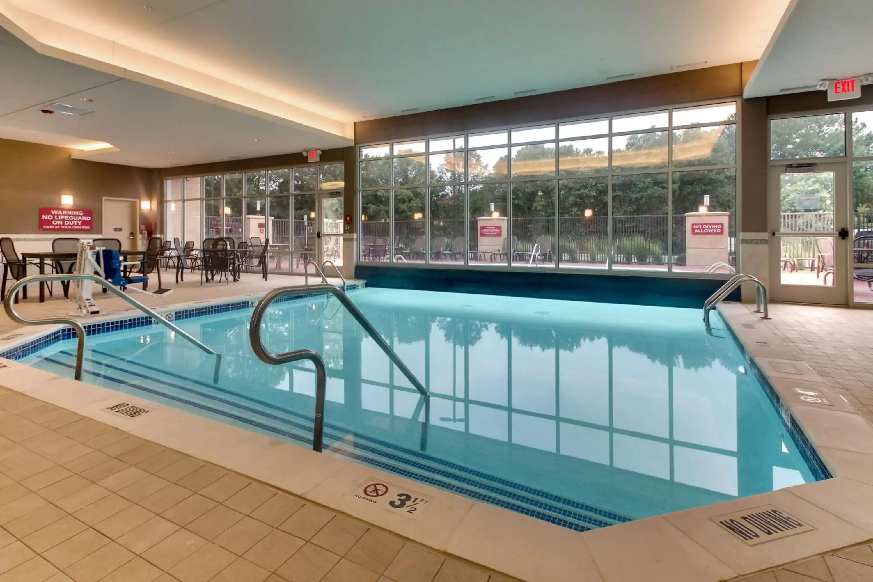 Activities, Swimming Pool in Drury Plaza Hotel Richmond