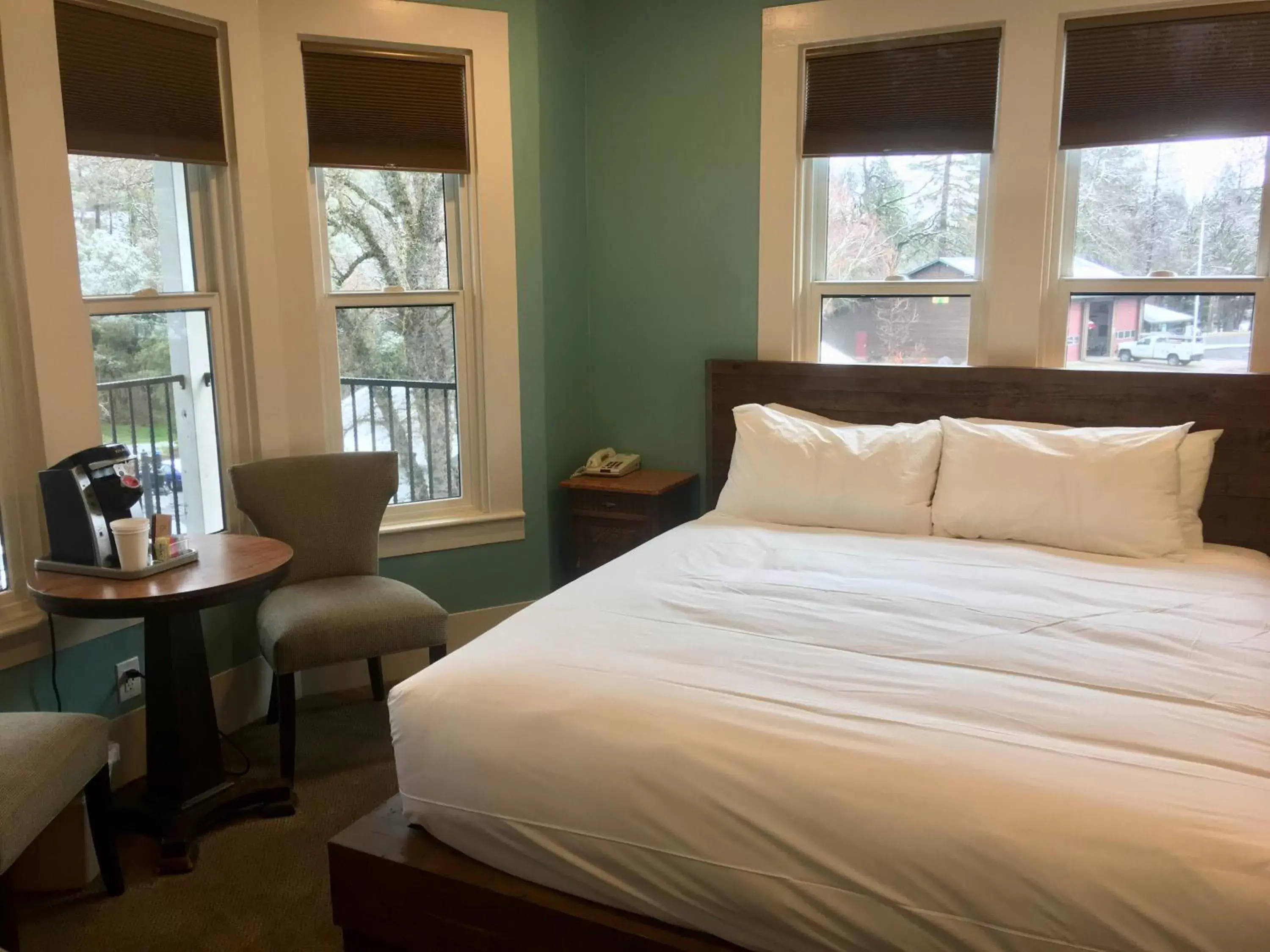 Bedroom, Bed in The Groveland Hotel