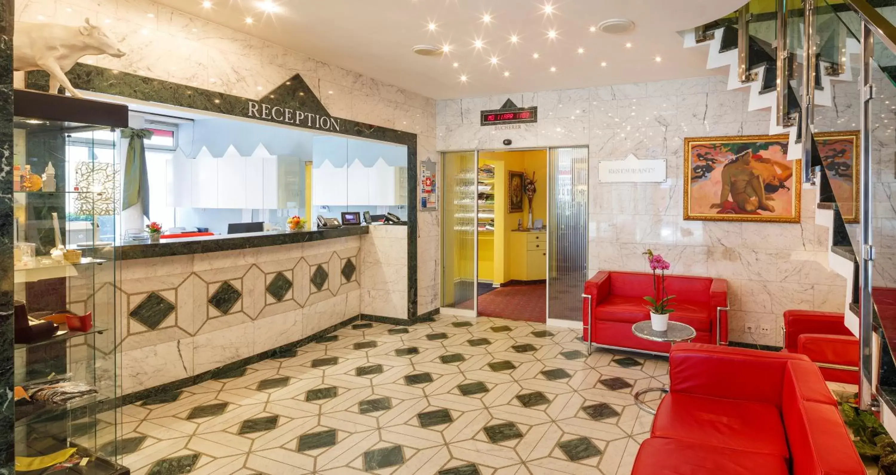Lobby or reception, Lounge/Bar in Hotel Luzernerhof