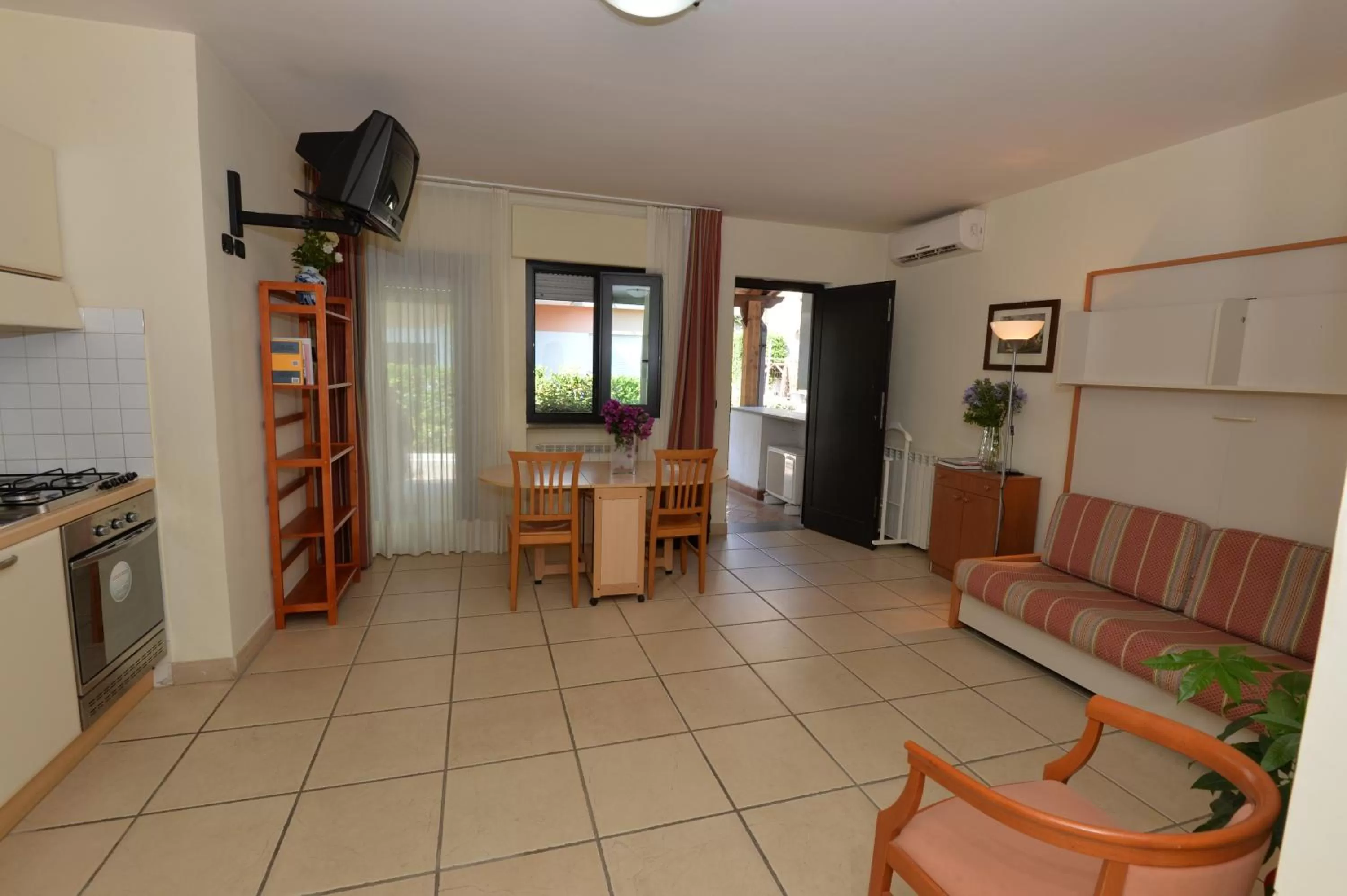 Kitchen or kitchenette in Miramare Residence