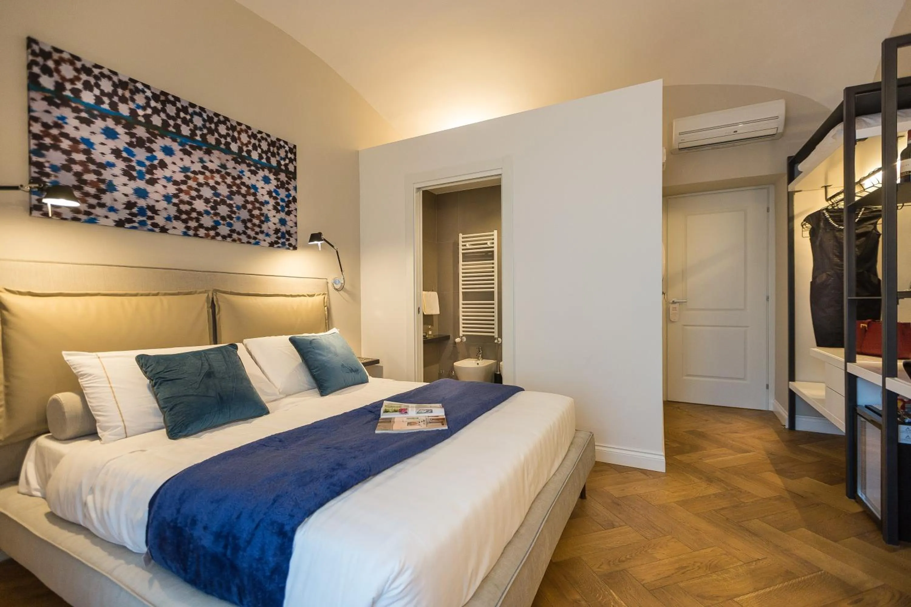 Photo of the whole room, Bed in Palazzo Baj in Trastevere