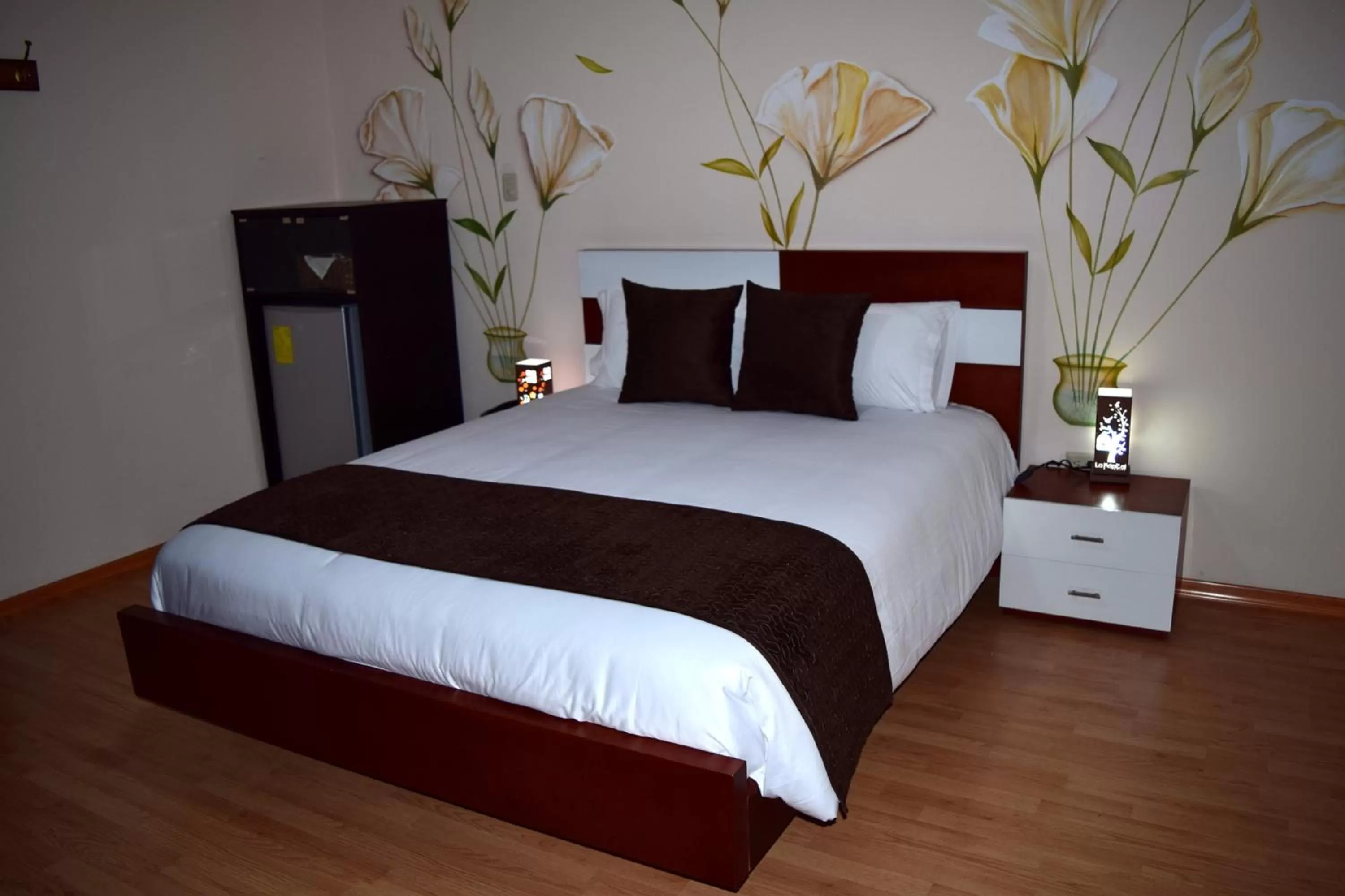 Bedroom, Bed in La Kapital Hotel