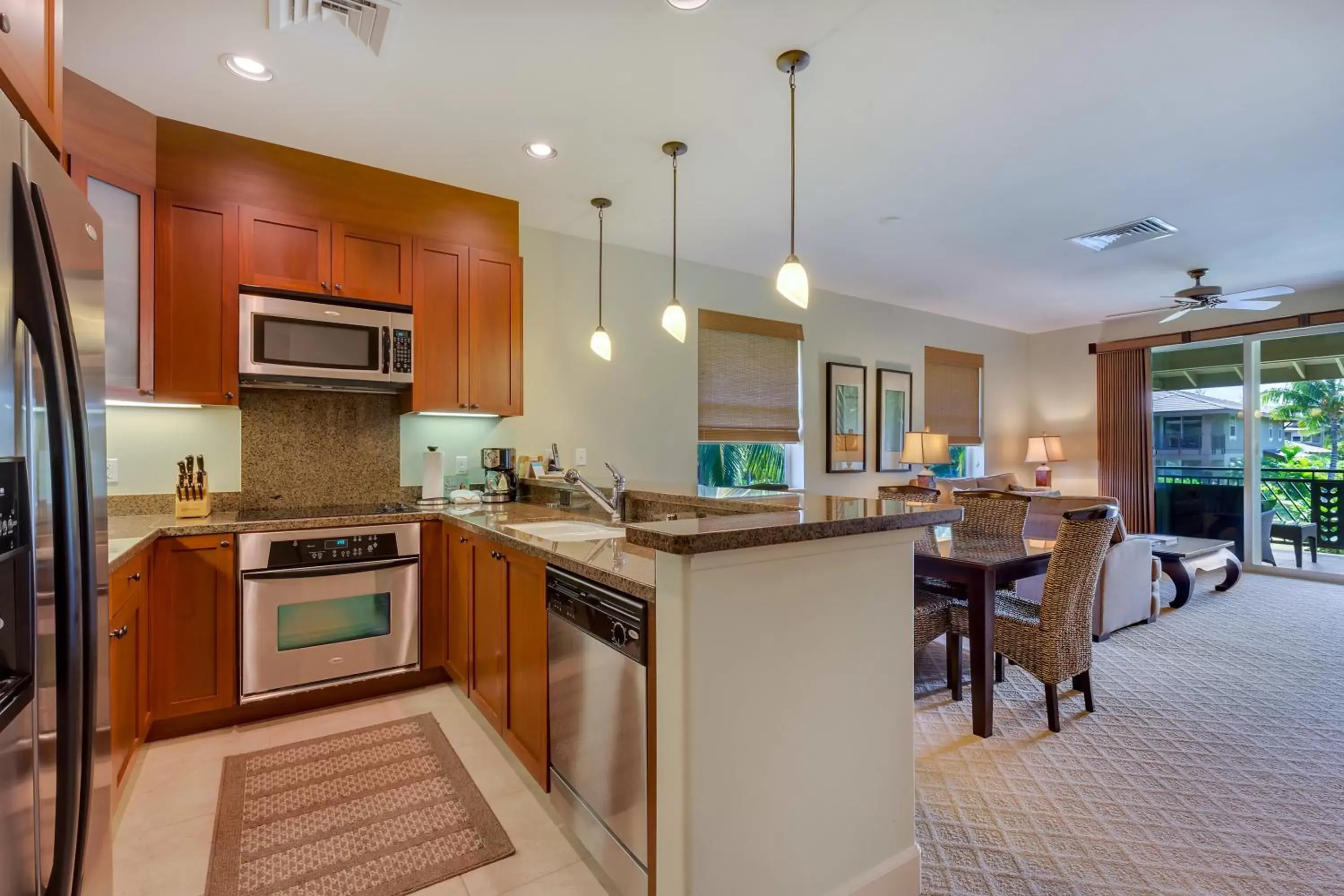 Kitchen or kitchenette, Kitchen/Kitchenette in Castle Halii Kai at Waikoloa