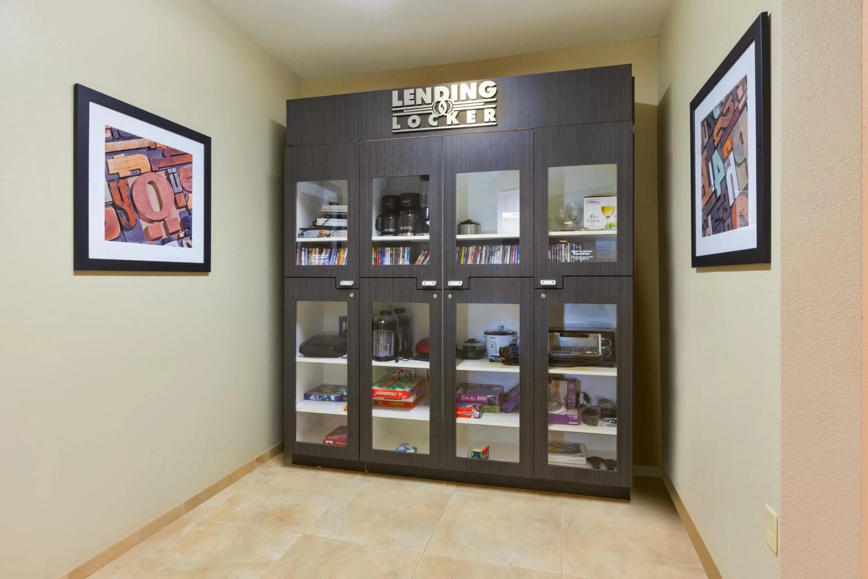 Lobby or reception in Candlewood Suites Washington North by IHG