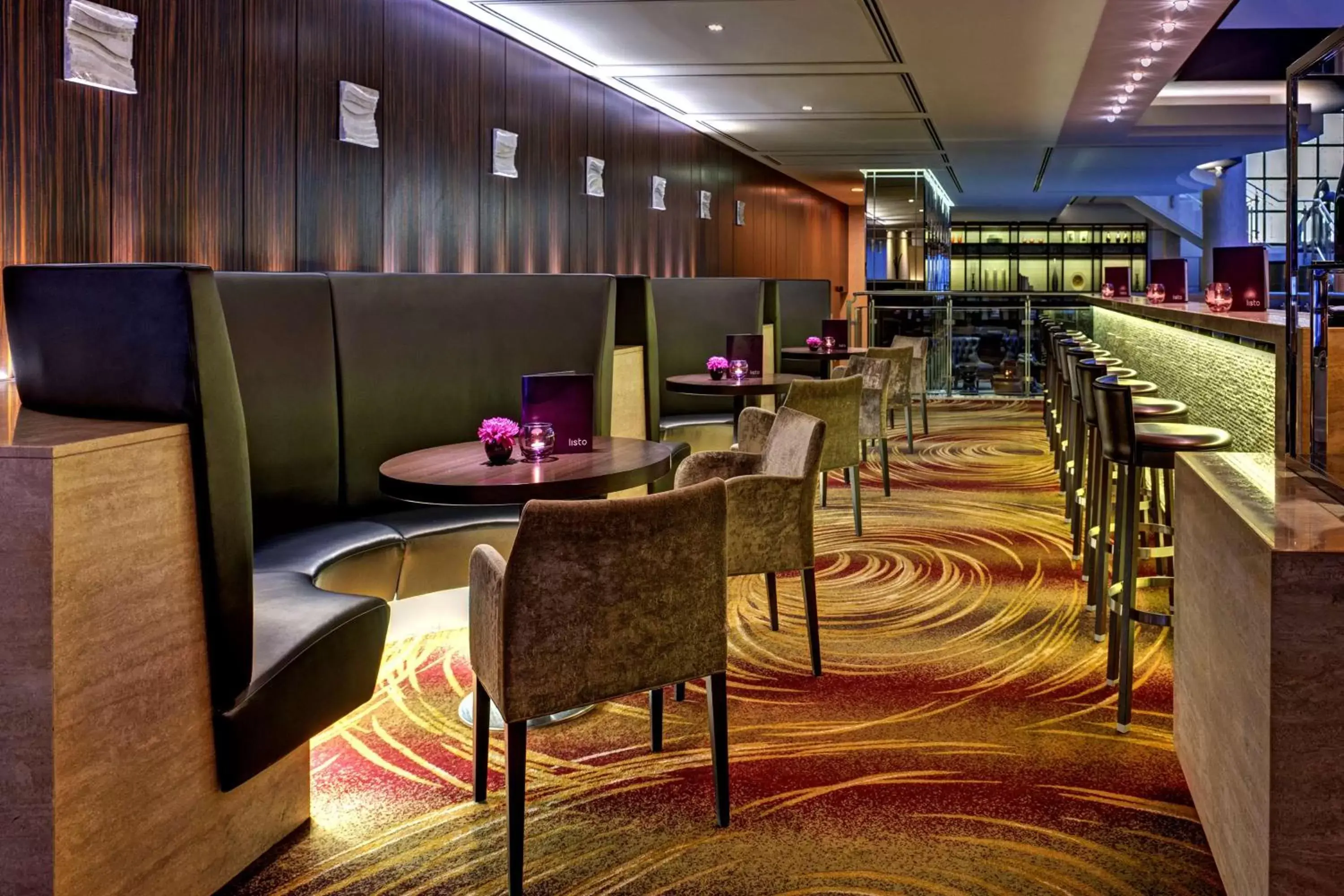 Lounge or bar, Restaurant/Places to Eat in Hilton Berlin
