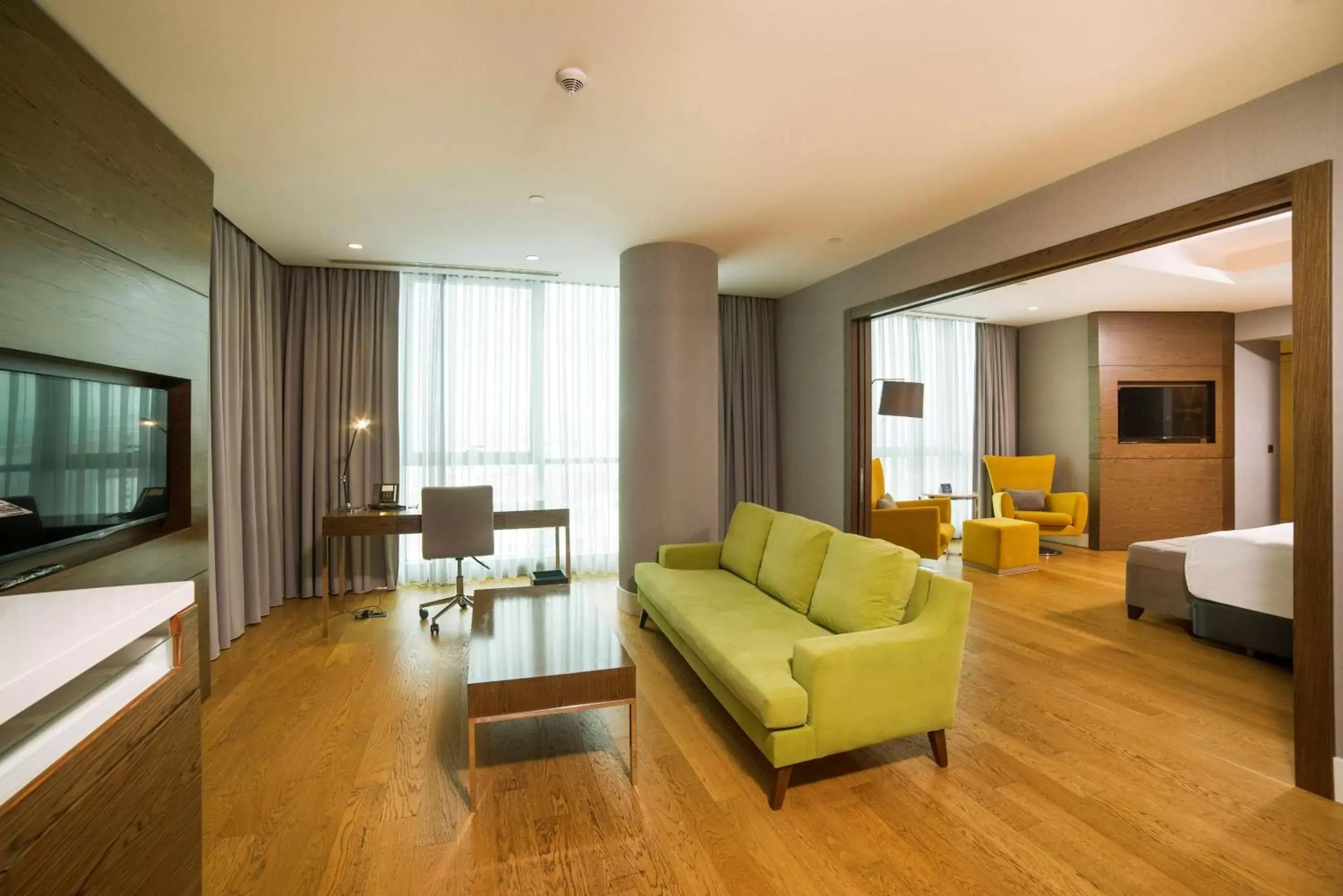 Photo of the whole room, Seating Area in Radisson Blu Hotel, Kayseri