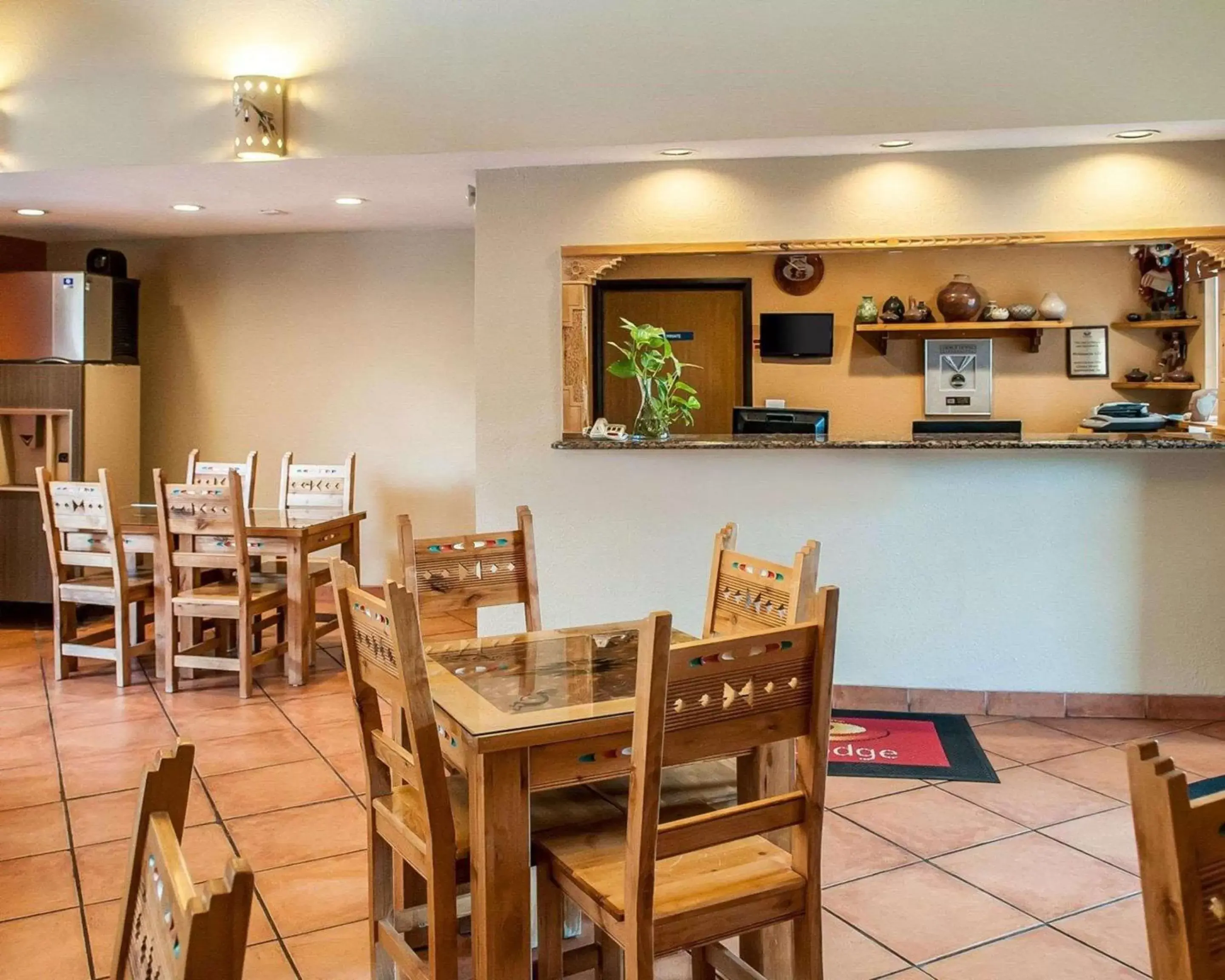 Lobby or reception, Restaurant/Places to Eat in Econo Lodge Inn & Suites Santa Fe