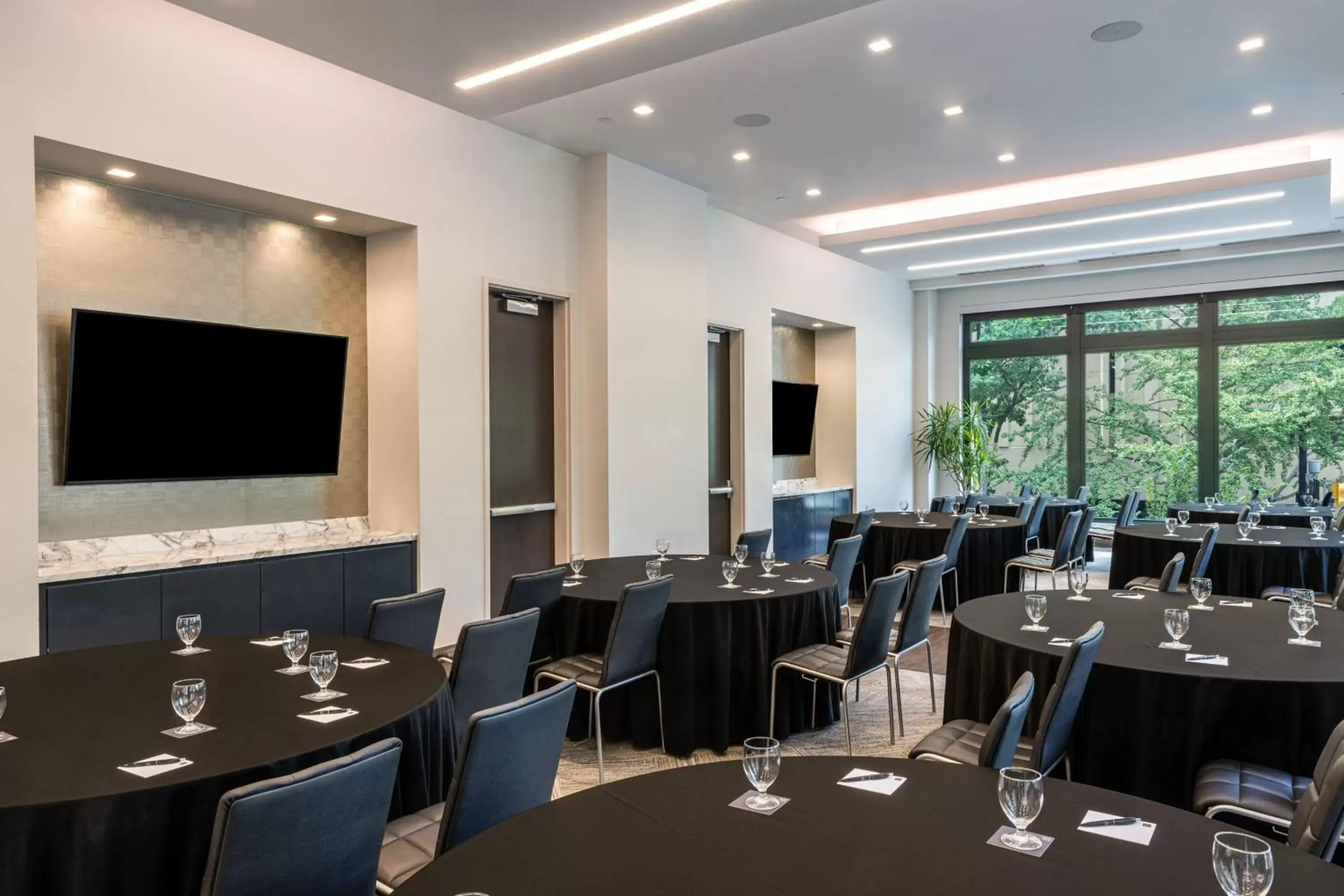 Meeting/conference room, Restaurant/Places to Eat in AC Hotel by Marriott Fort Worth Downtown