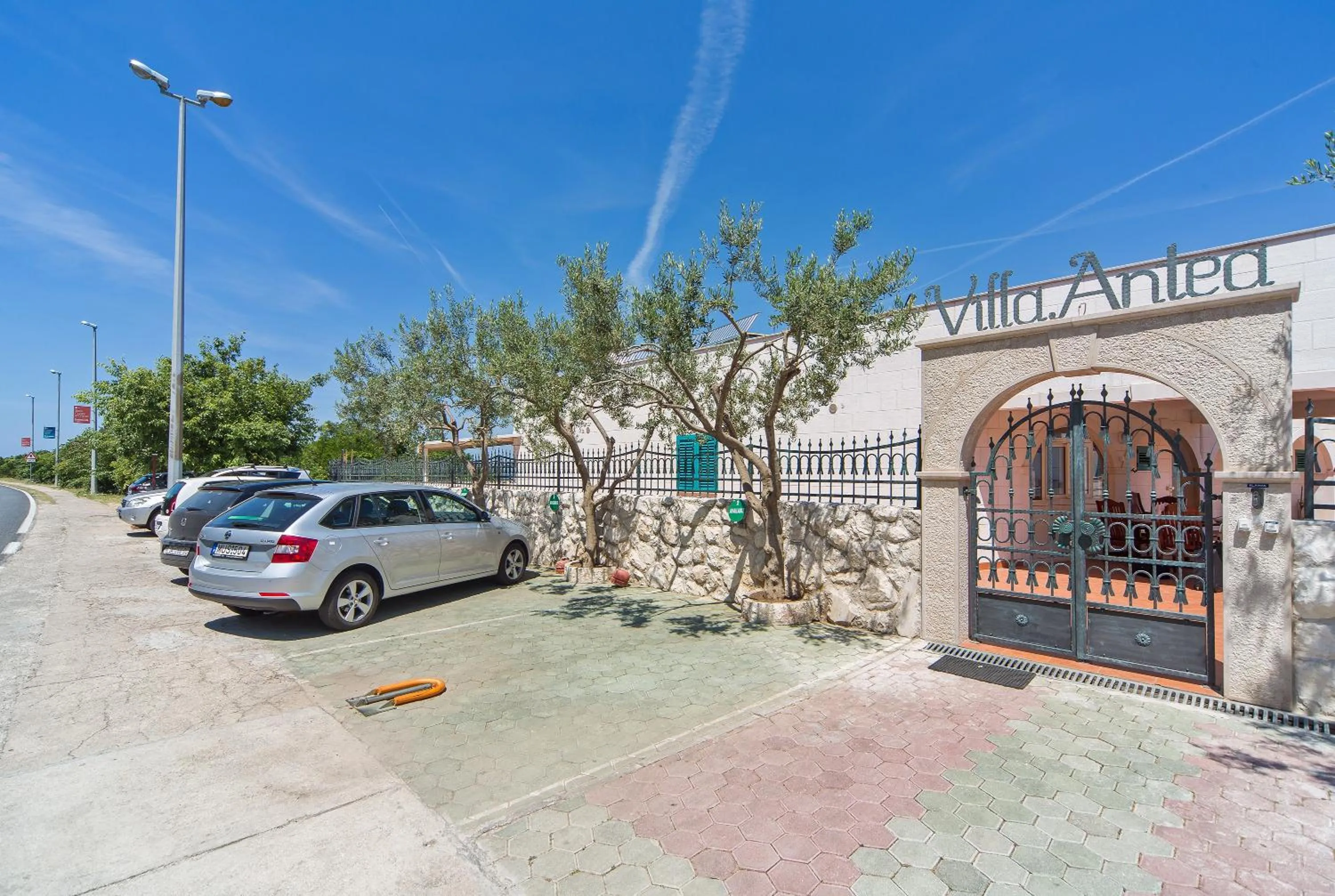 Property building in Villa Antea Apartments with Free Parking