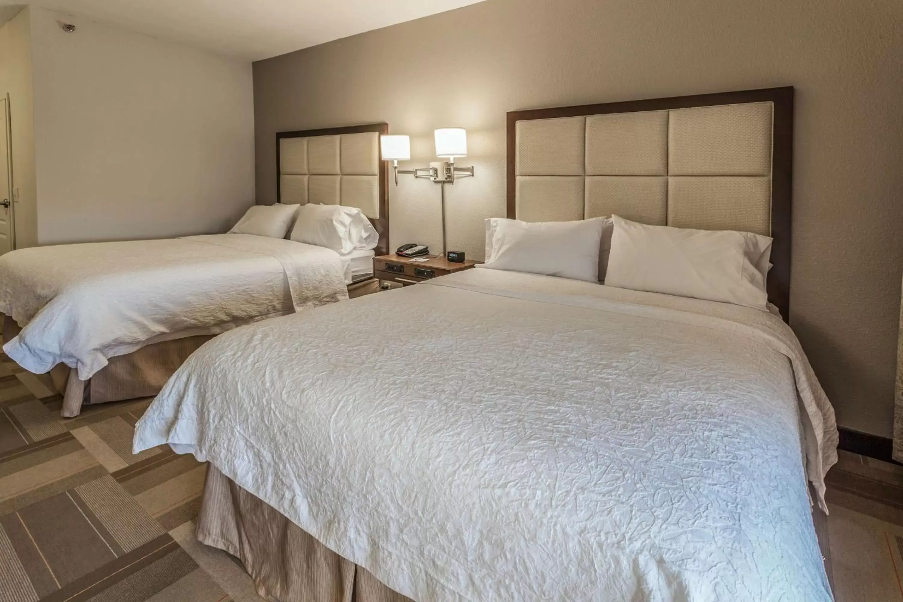 Bed in Hampton Inn Colorado Springs-Airport Bed in Hampton Inn Colorado Springs-Airport