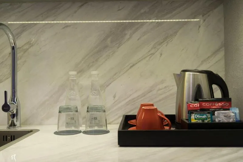 Coffee/tea facilities in Barito Mansion