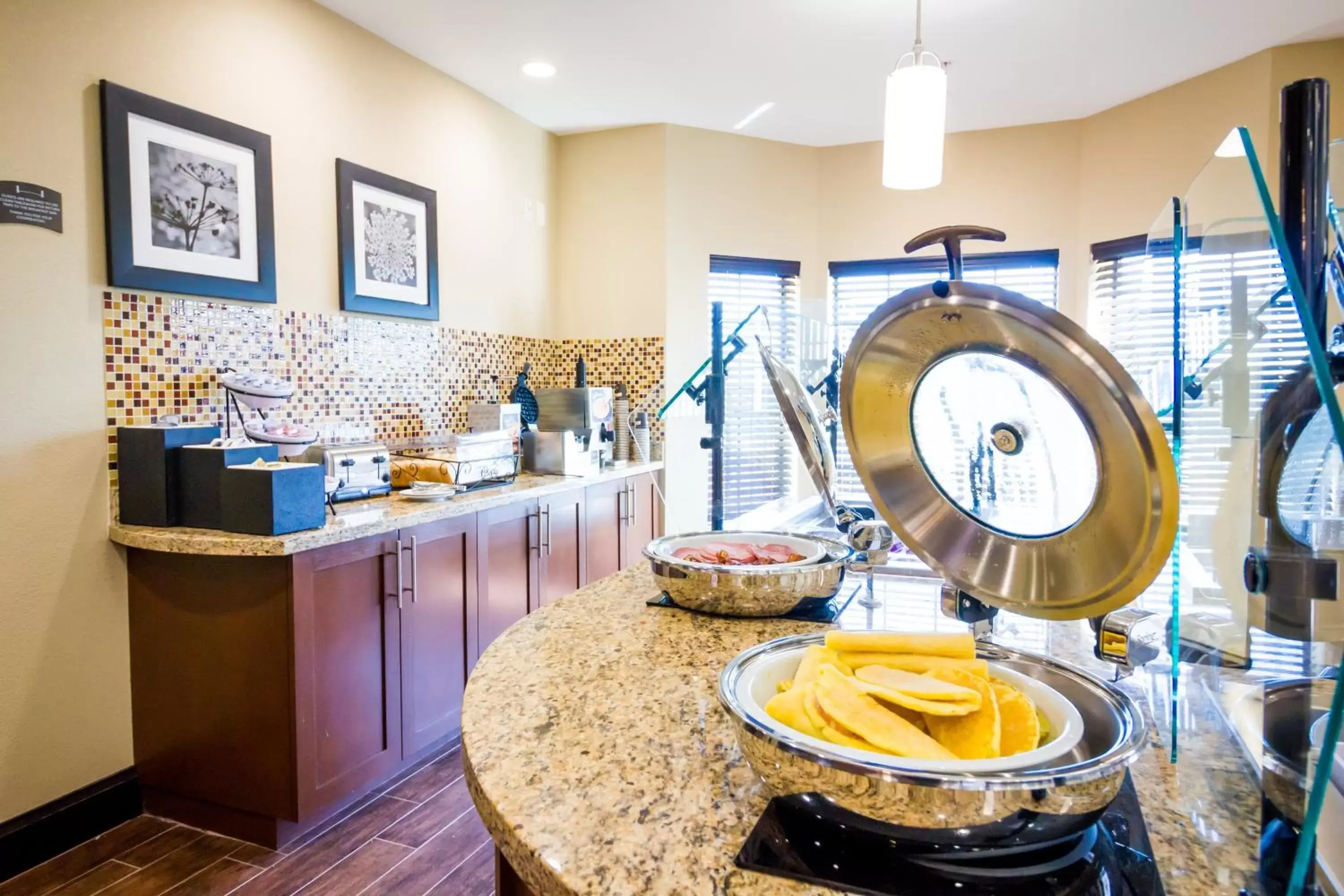 Breakfast, Restaurant/Places to Eat in Staybridge Suites Plano - Legacy West Area, an IHG Hotel