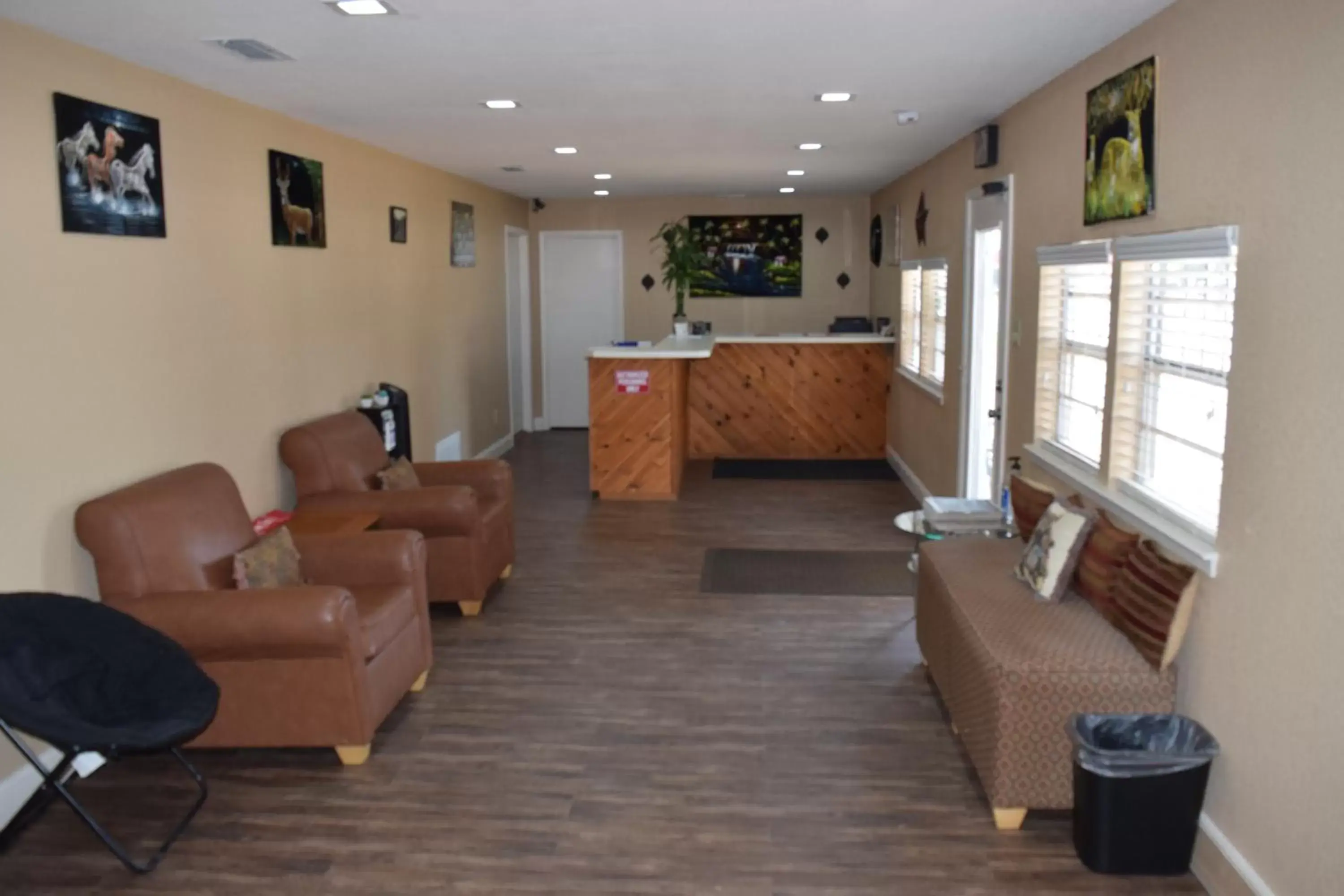 Lobby or reception, Seating Area in Albany Inn & RV Campground
