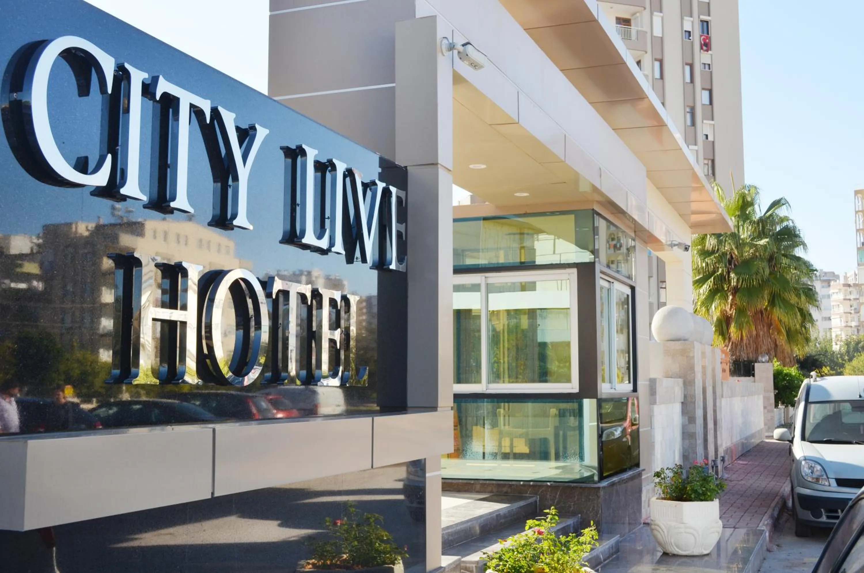 Facade/entrance in City Live Hotel