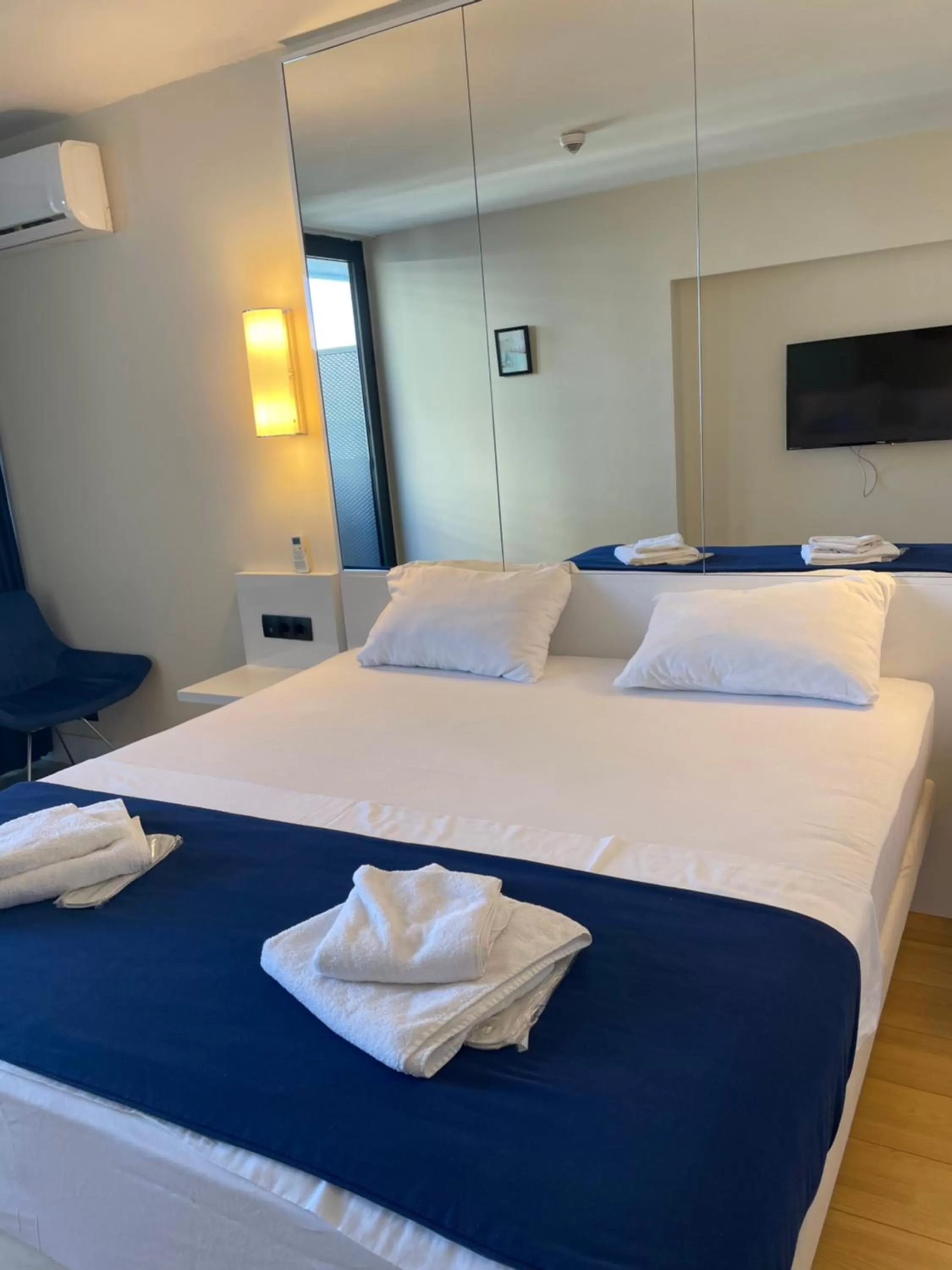 TV and multimedia, Bed in APARTHOTEL in City Batumi