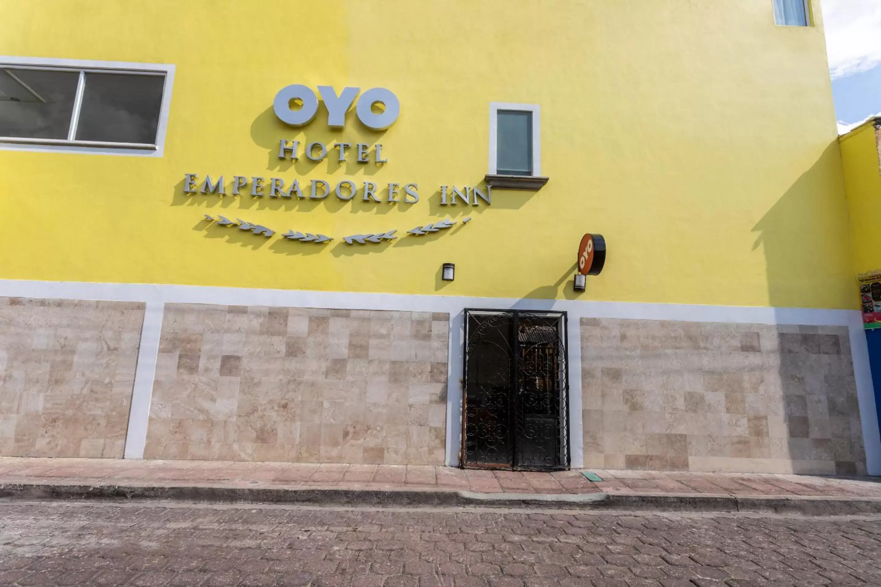 Facade/entrance in OYO Hotel Emperadores Inn, Atlixco