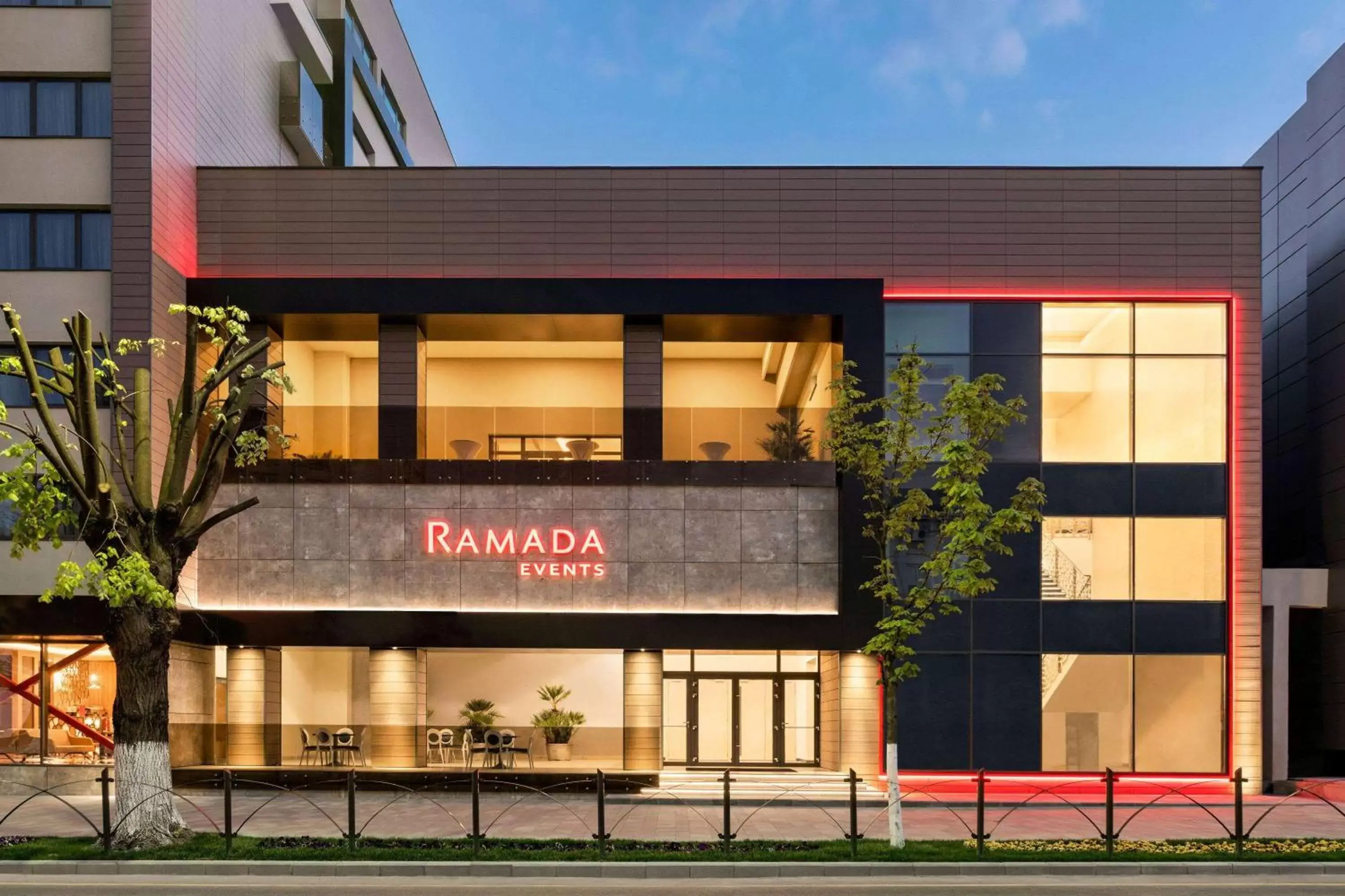 Property building in Ramada by Wyndham Ramnicu Valcea Property building in Ramada by Wyndham Ramnicu Valcea