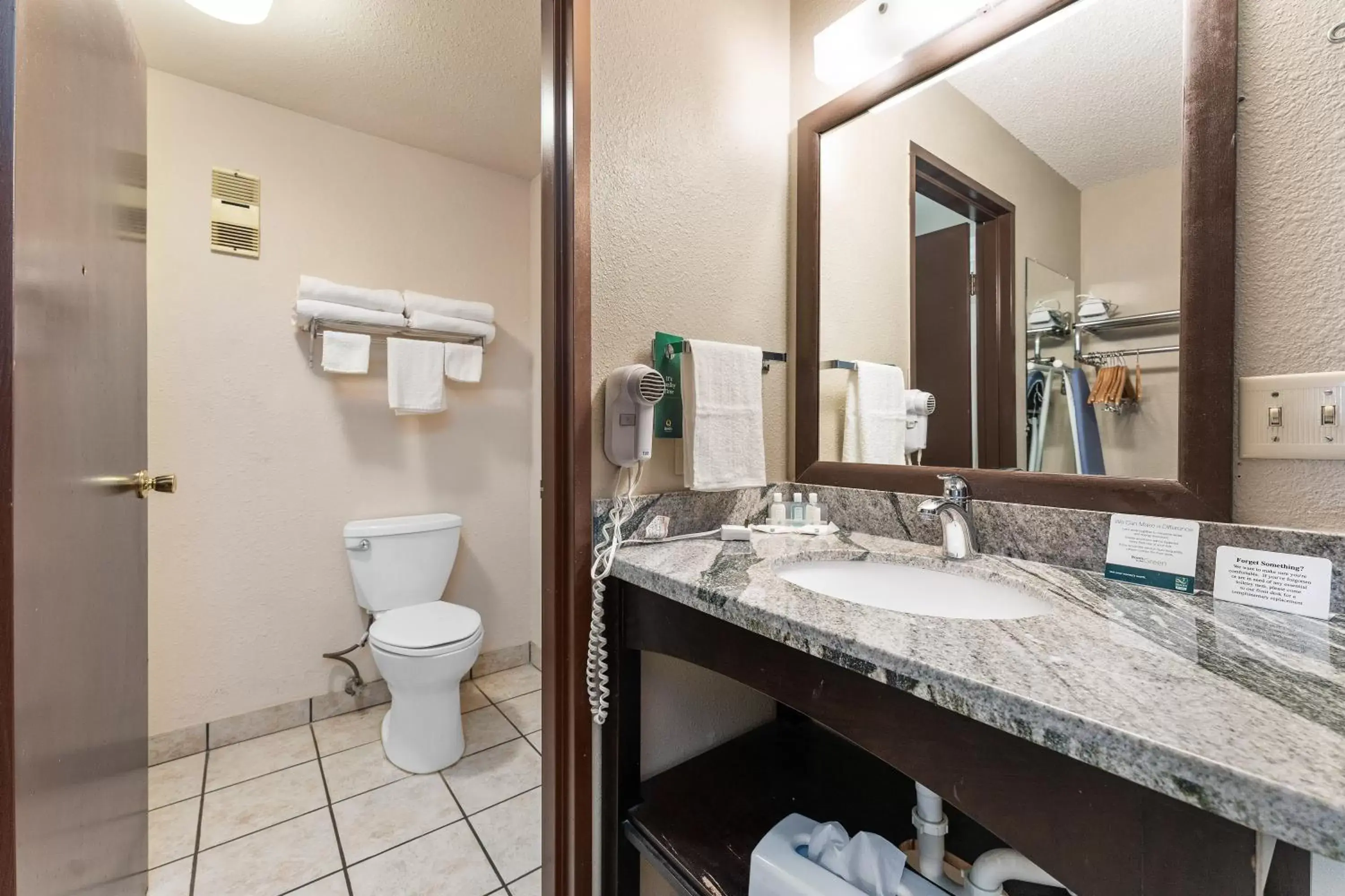 Bathroom in Quality Inn Okanogan