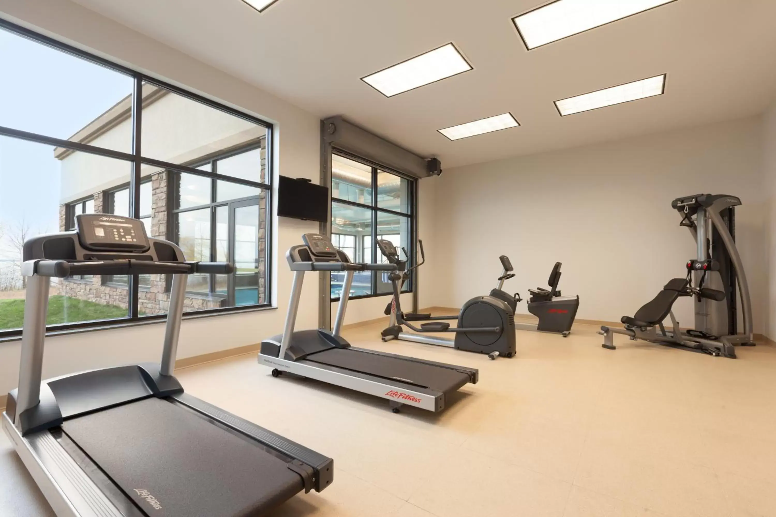 Fitness centre/facilities, Fitness Center/Facilities in Country Inn & Suites by Radisson, Bemidji, MN