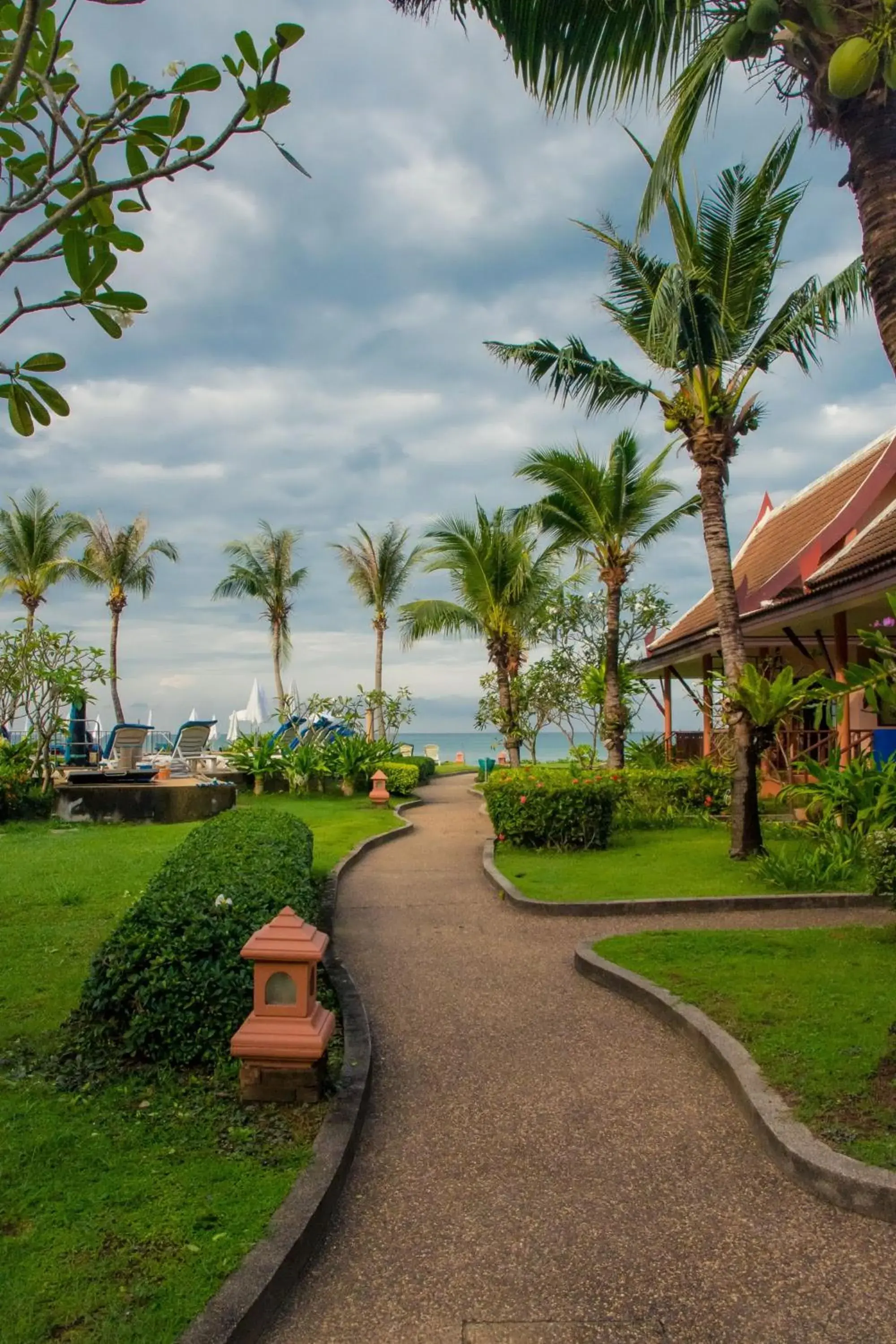 Garden in Lanta Casuarina Beach Resort - SHA Plus