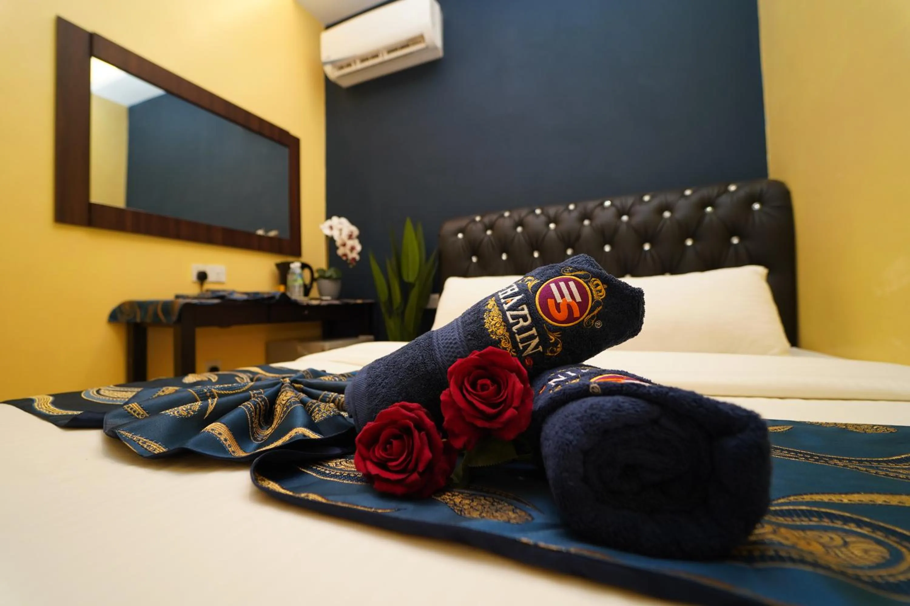 Bed in Ghazrin's Classic Hotel JB