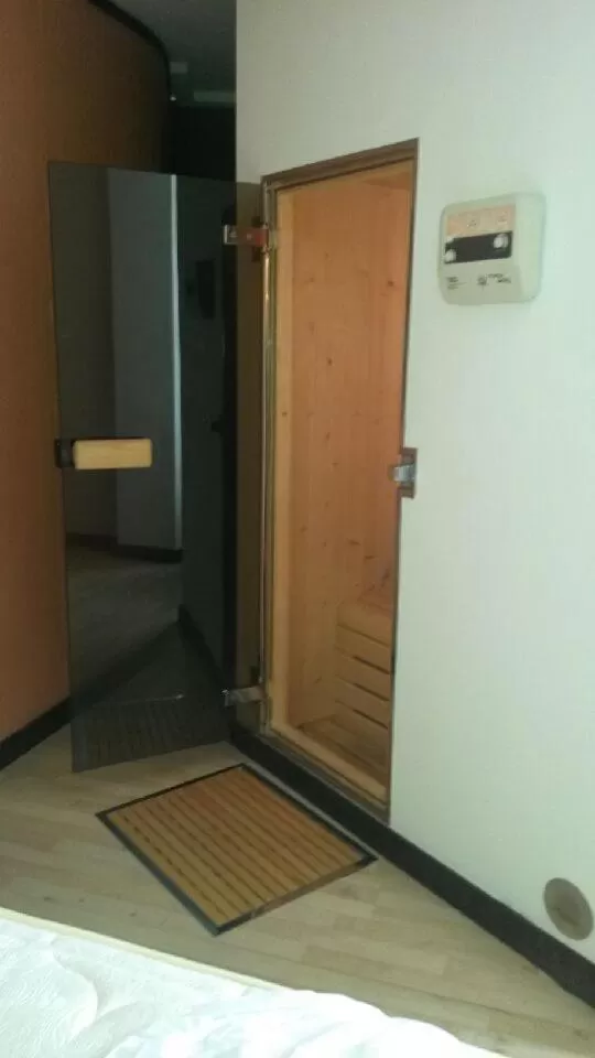 Sauna, Bed in Hotel Puerta de Ocaña