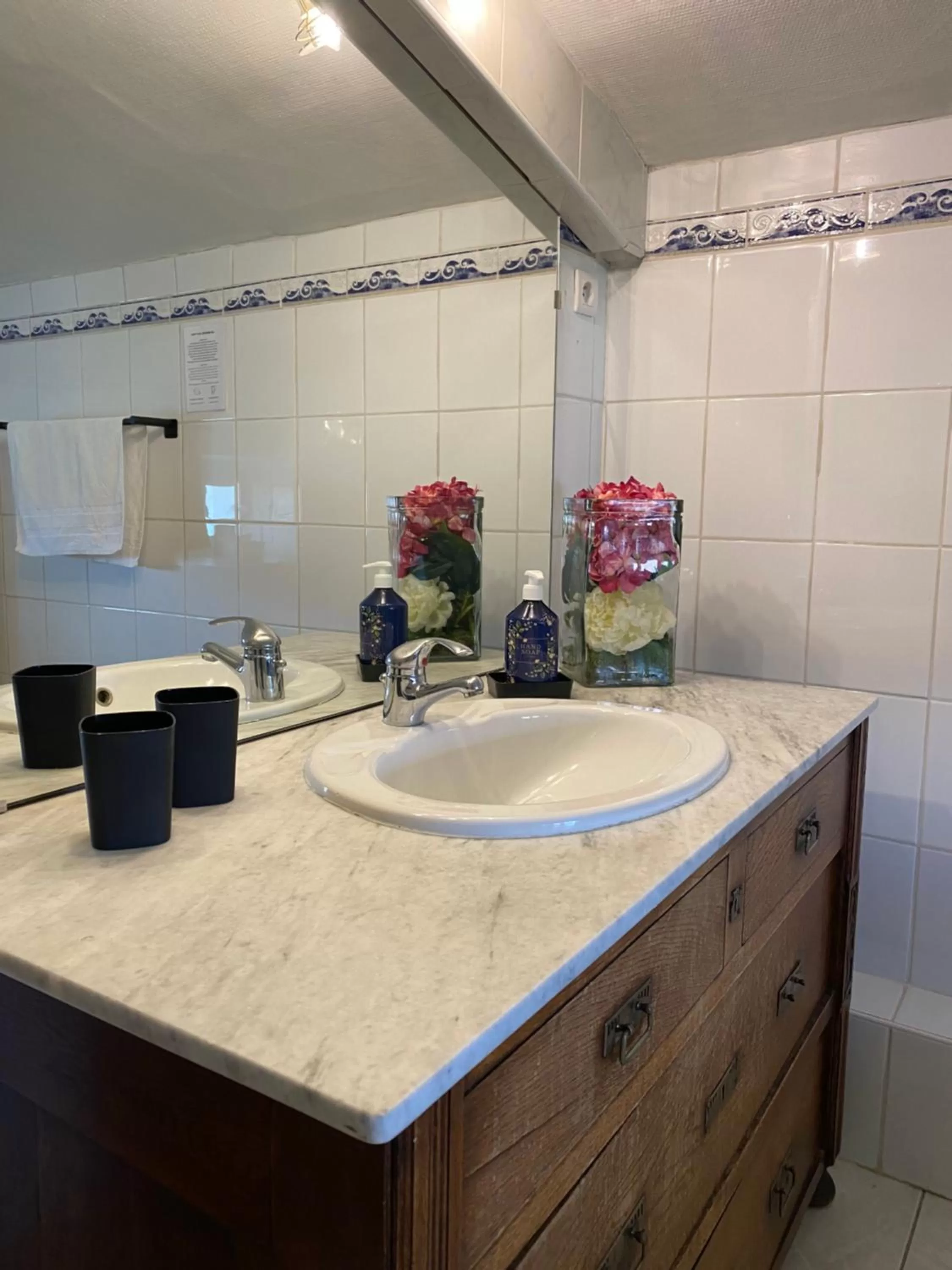 Bathroom in LA VILLA Hôtel-Restaurant