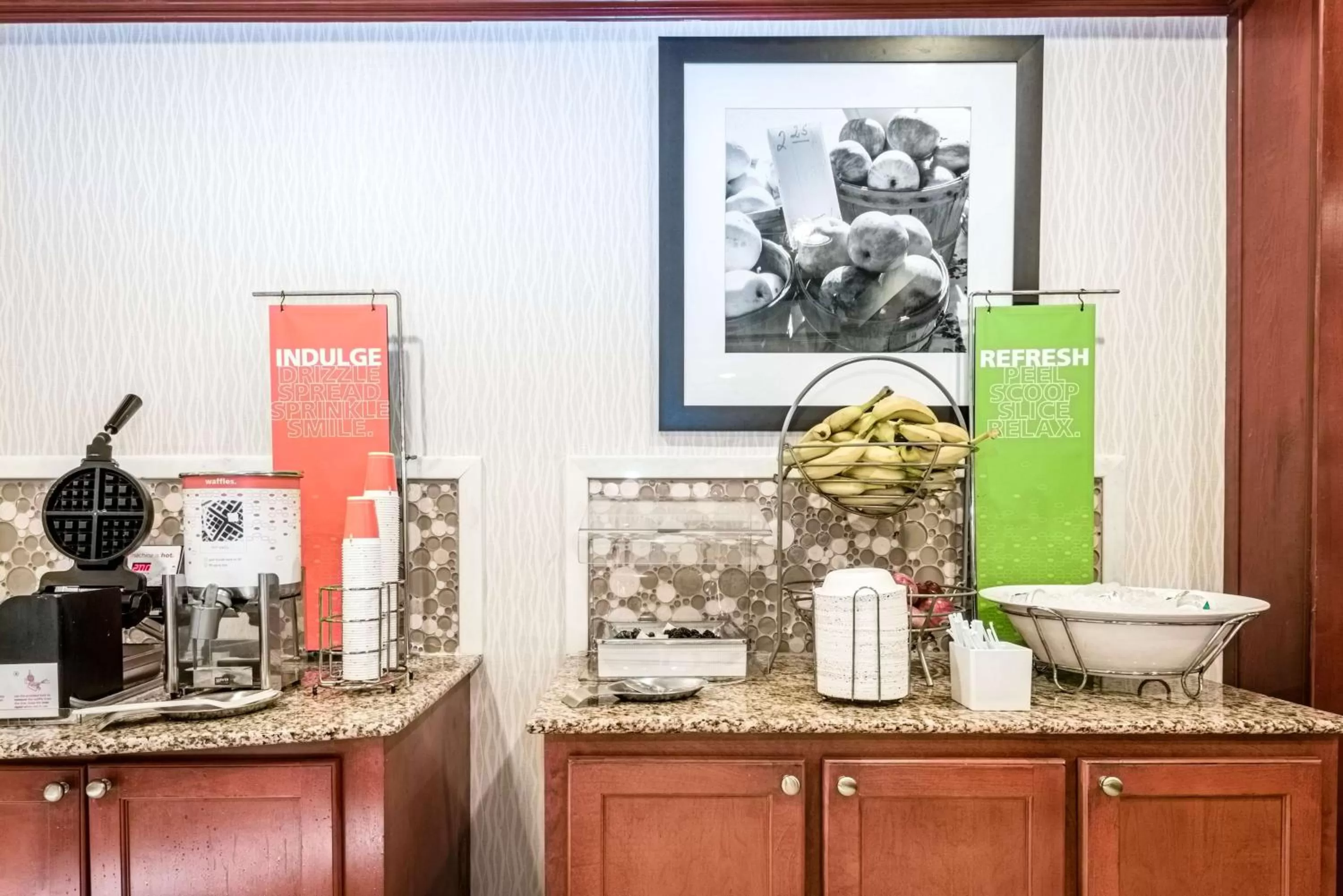 Dining area in Hampton Inn Montgomery-South-Airport